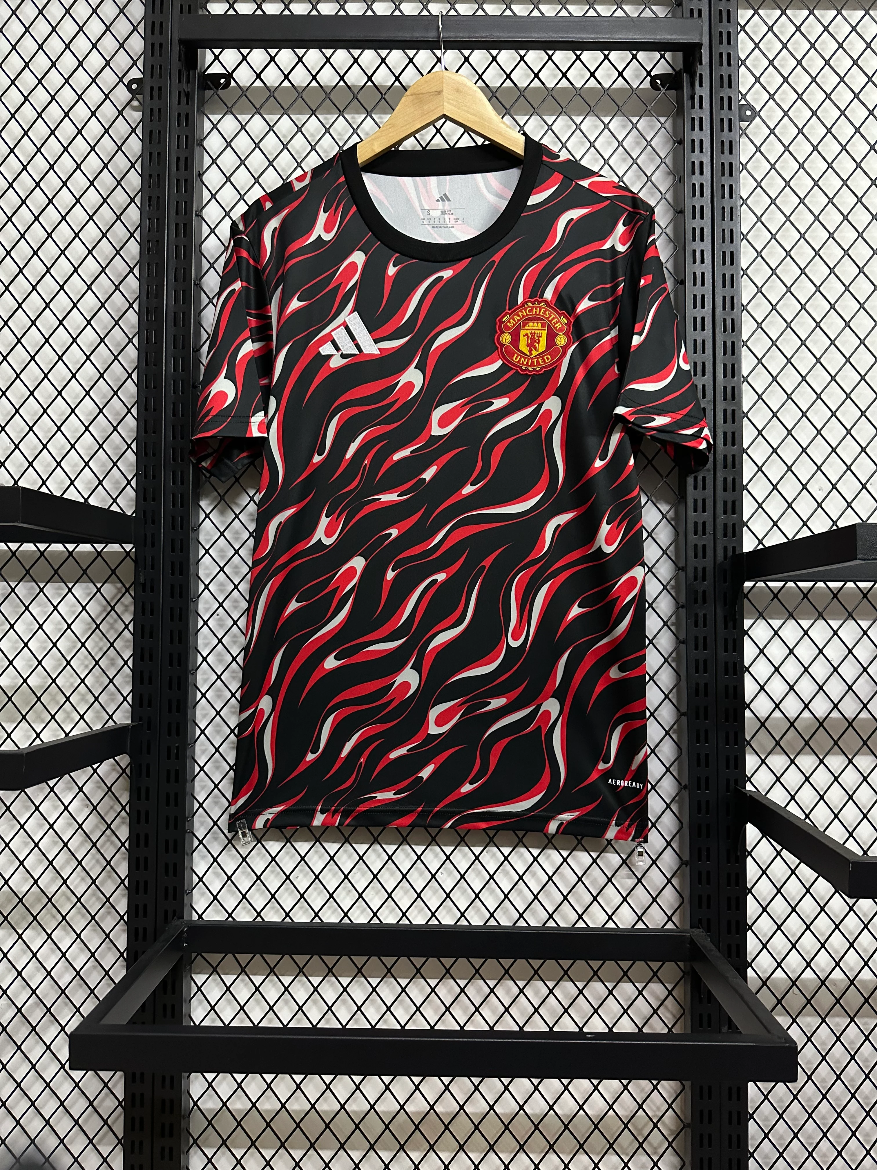 2025-26 Manchester United training kit view 6