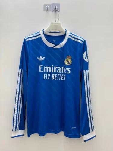 2025-26 Real Madrid second away long-sleeved jersey.
