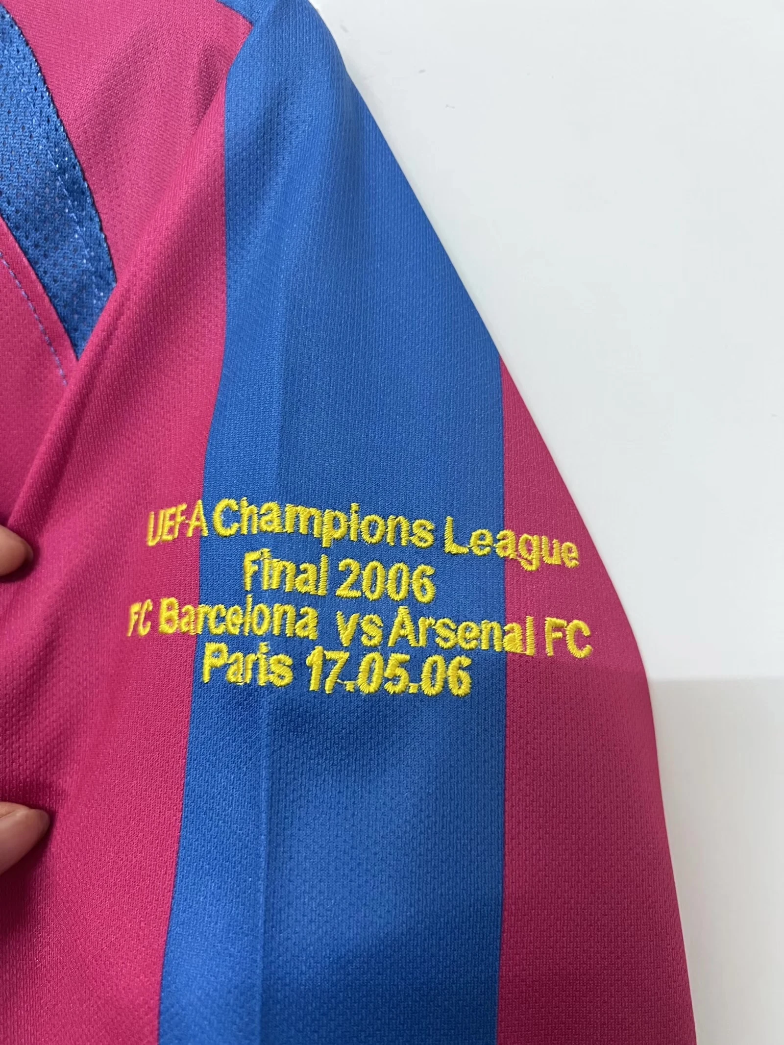 2005-06 Barcelona Home Long Sleeve Retro Shirt - Champions League Edition view 4