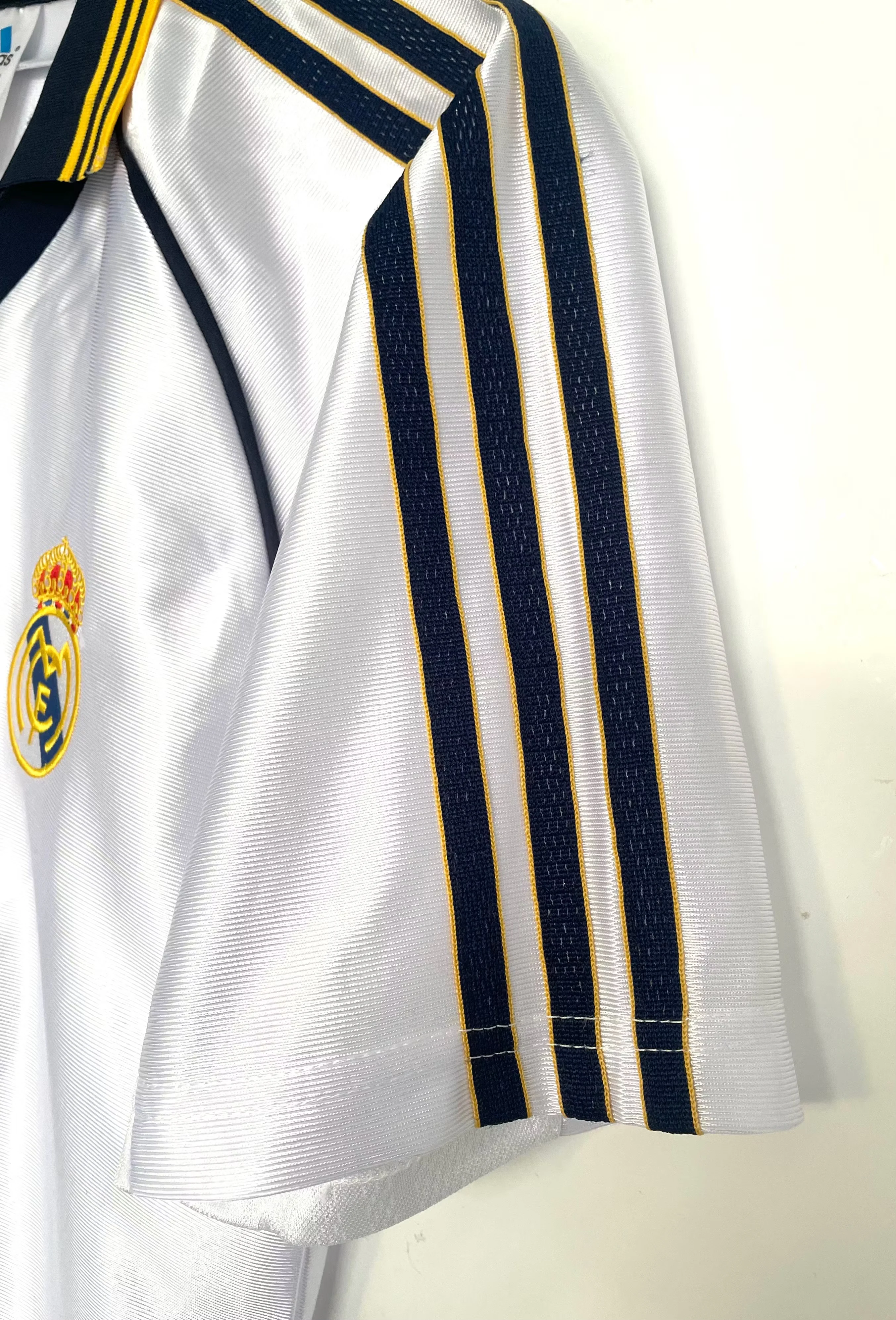 1998-00 Real Madrid Home Retro Jersey view 10