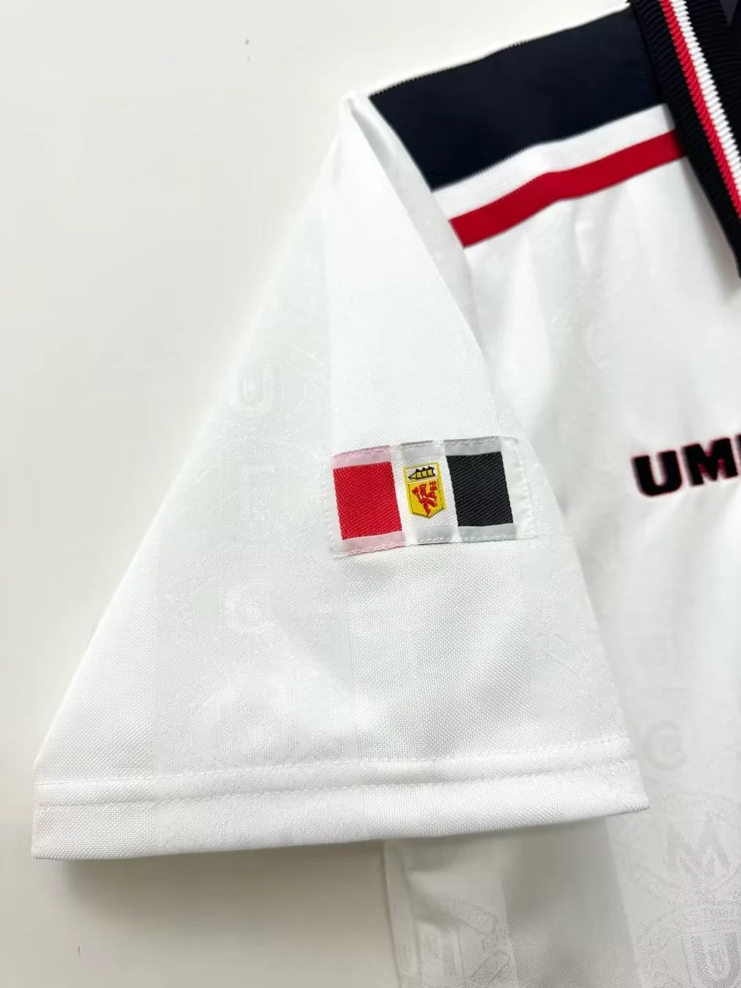 1998 Manchester United Away Retro Jersey view 10