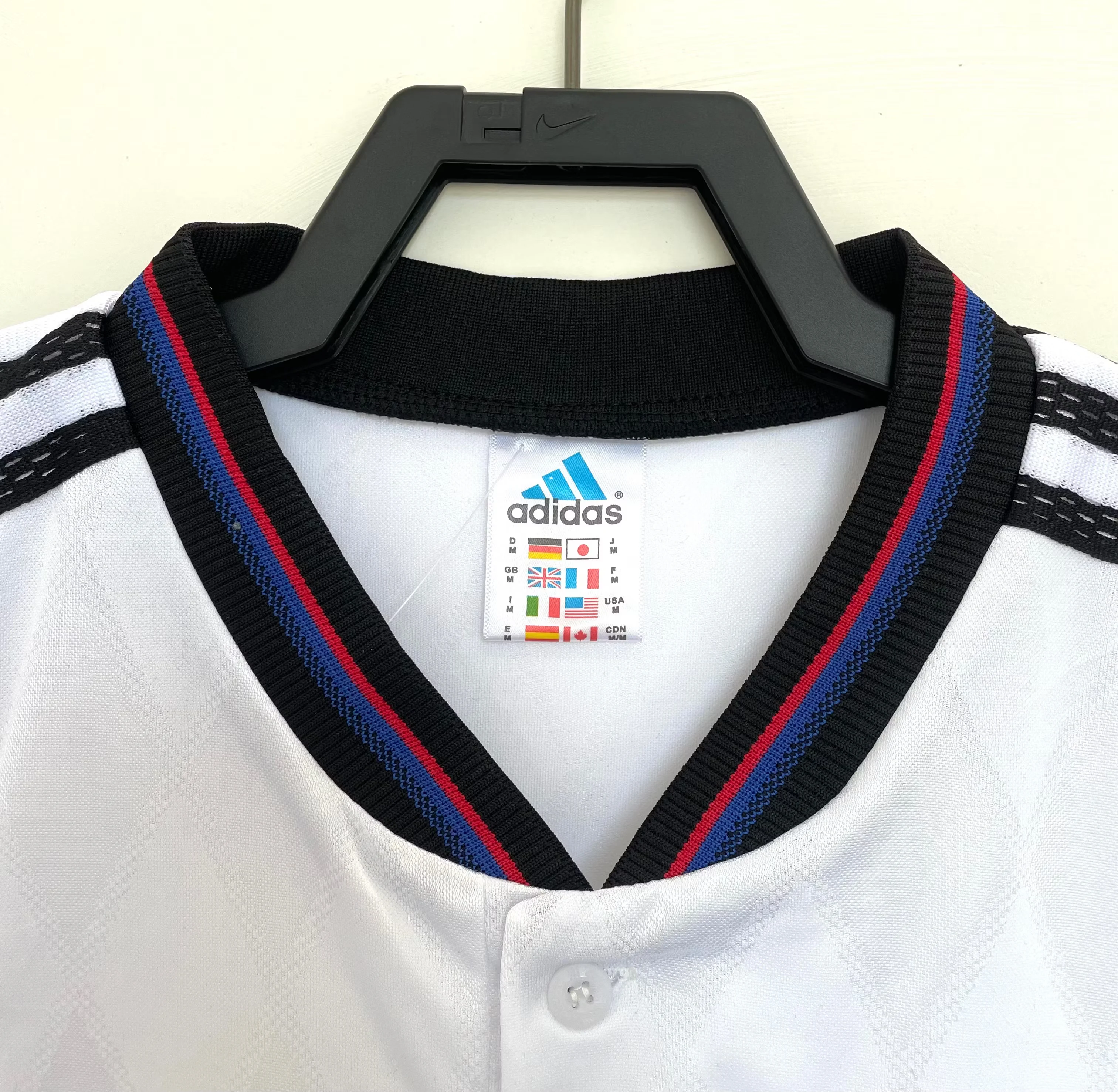 1997-98 Bayern Munich Away Retro Jersey view 9