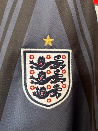 2026 England Goalkeeper Jersey - Fan Edition view 5
