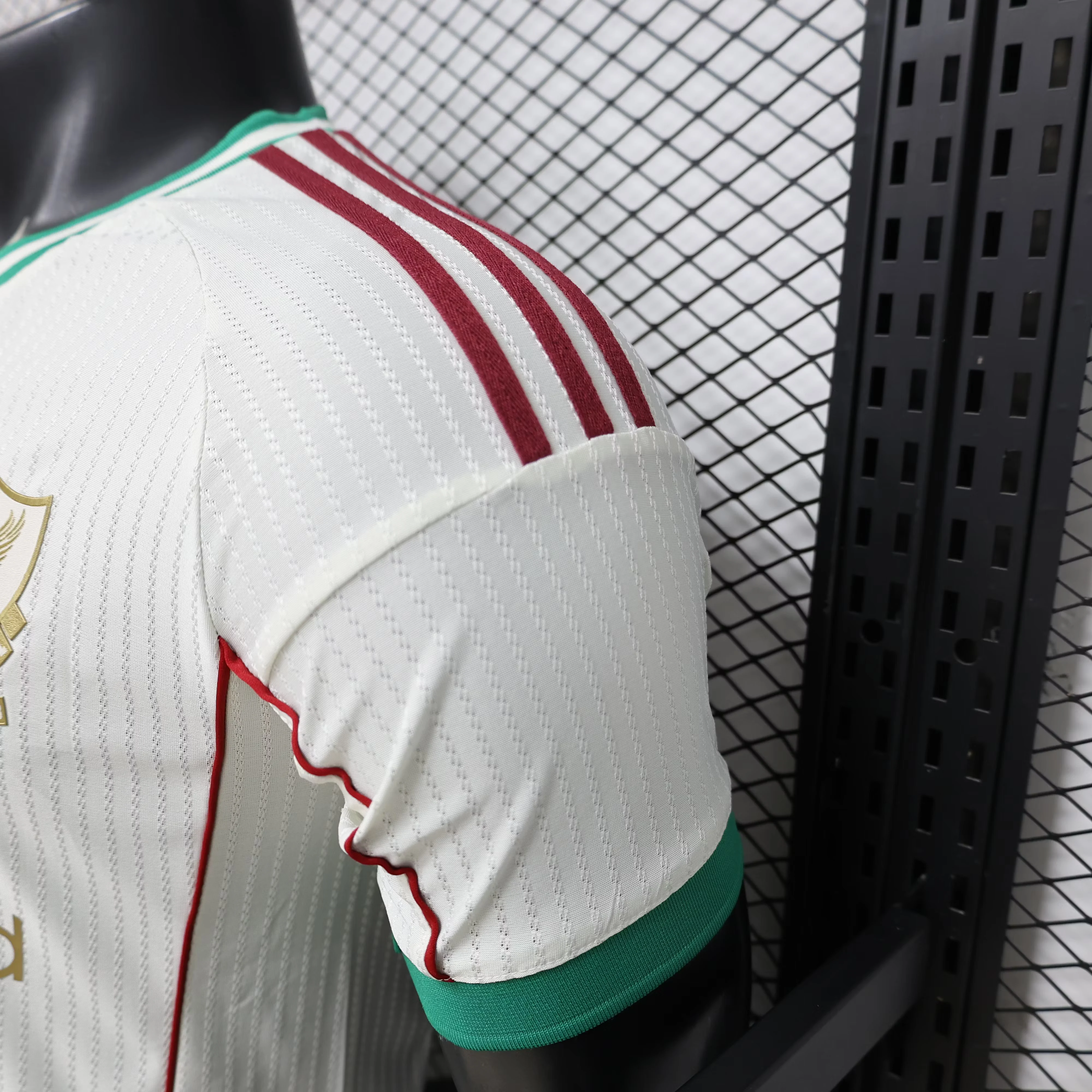 2025-26 Liverpool Retro Casual Jersey view 7