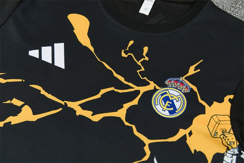 2025-26 Real Madrid Black Short-Sleeve Training Jersey view 9