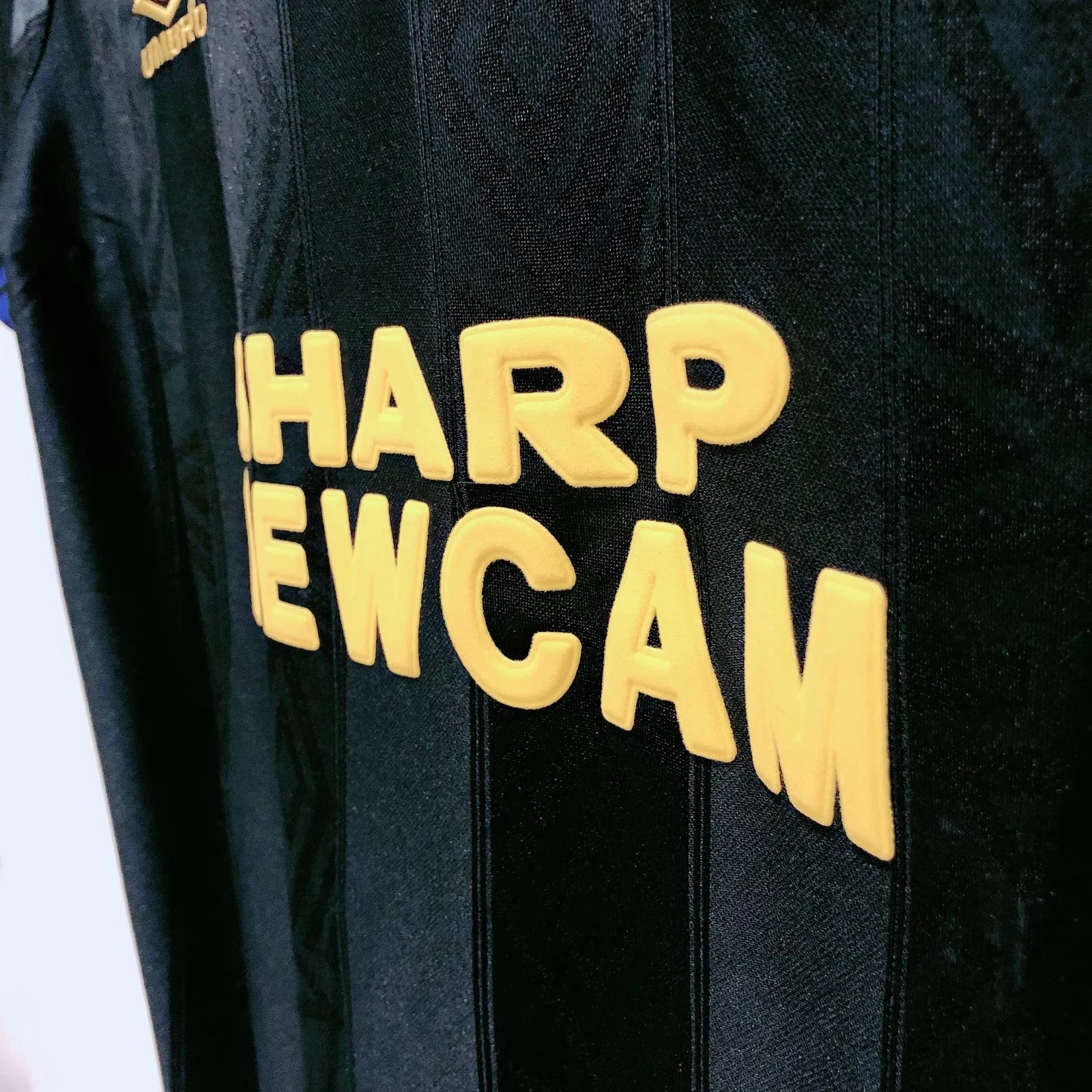 1993-94 Manchester United Away Retro Shirt view 6