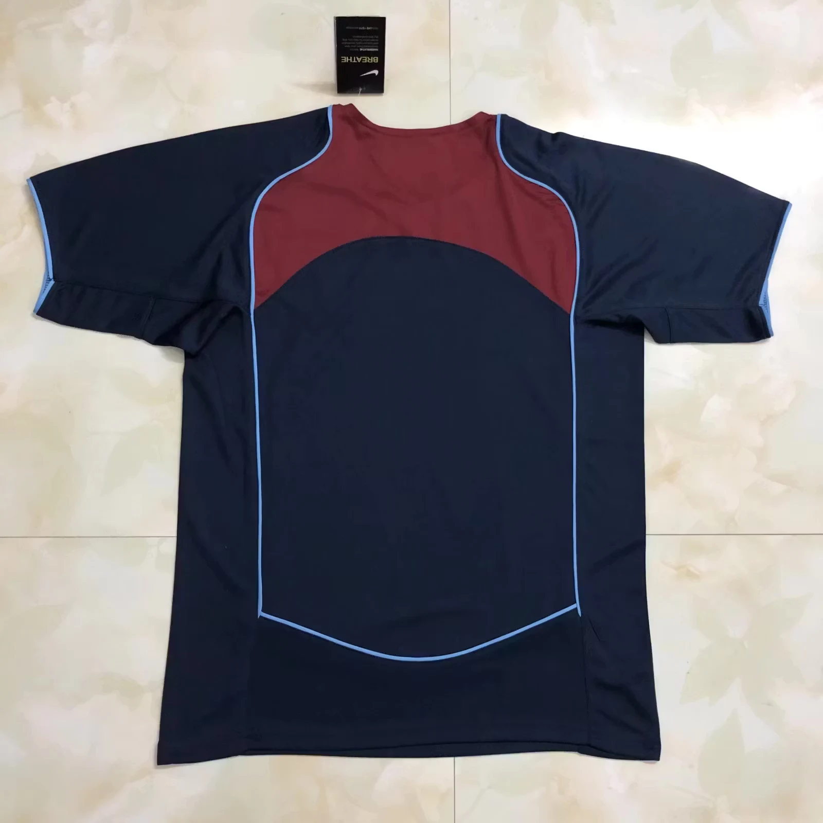 2004-05 Atletico Madrid Away Retro Jersey view 2