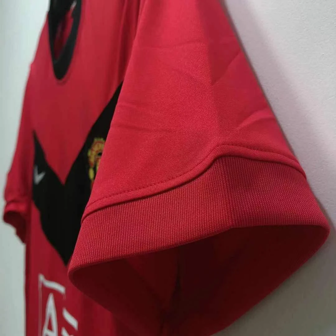 2010 Manchester United Home Retro Jersey view 3