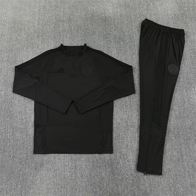 2026-27 Manchester United Black Half-Zip Training Jersey view 17