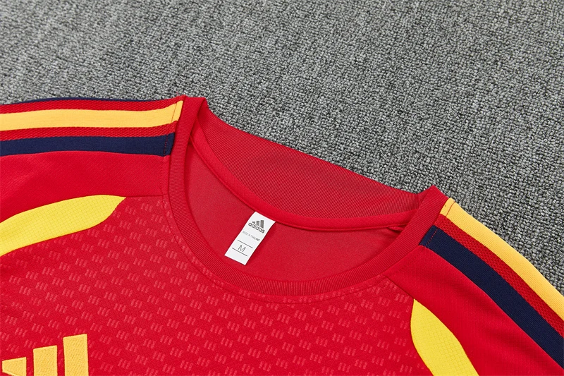 2026-27 Spain Red Short-Sleeve Training Jersey view 4
