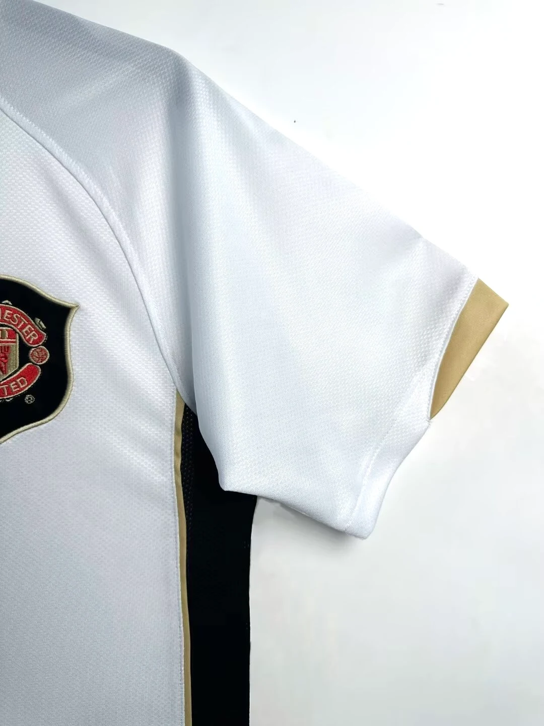 2006-07 Manchester United Away Retro Shirt view 3