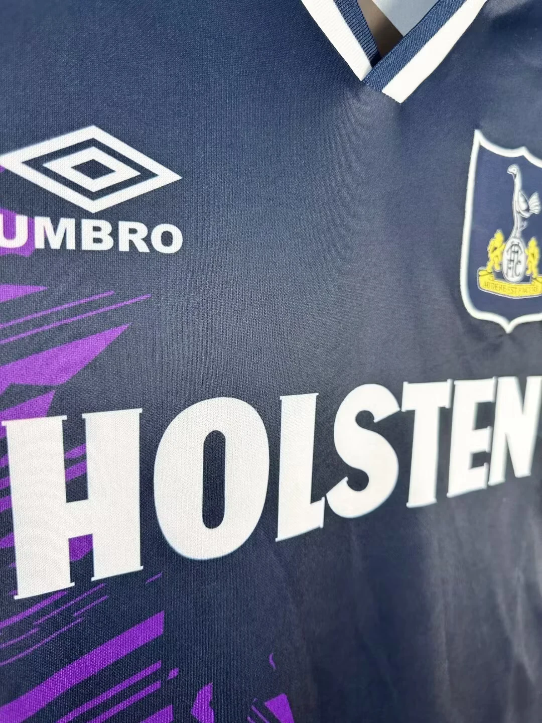 1994-95 Tottenham Hotspur Away Retro Kit view 3