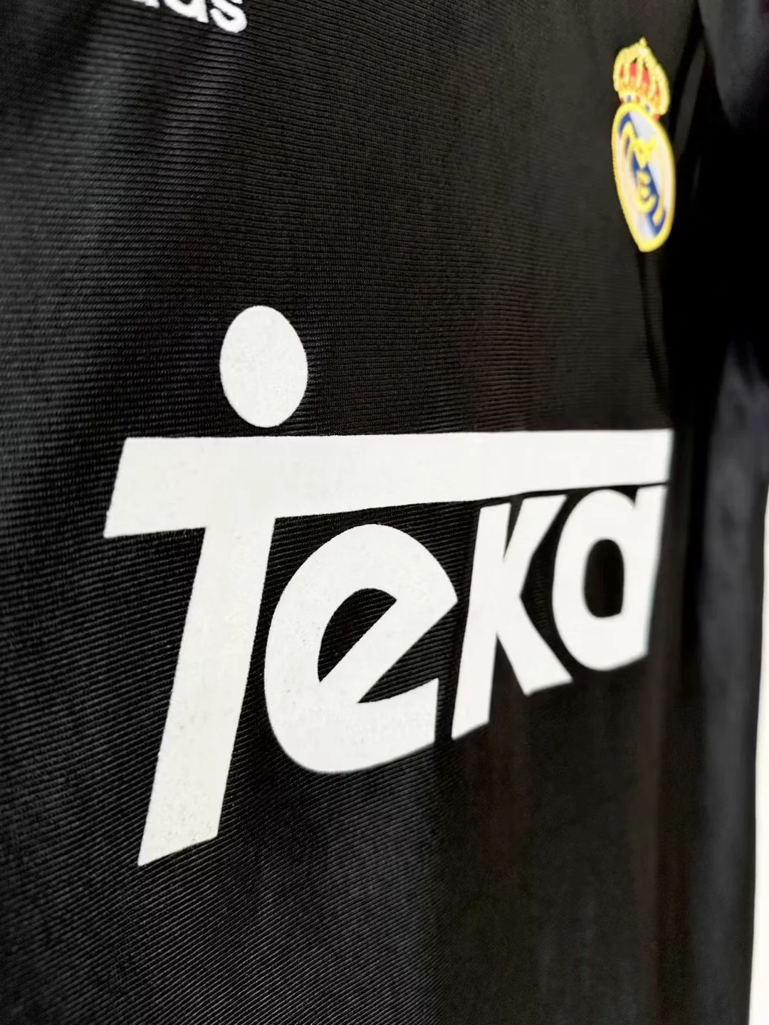 1999-01 Real Madrid Away Retro Jersey view 6