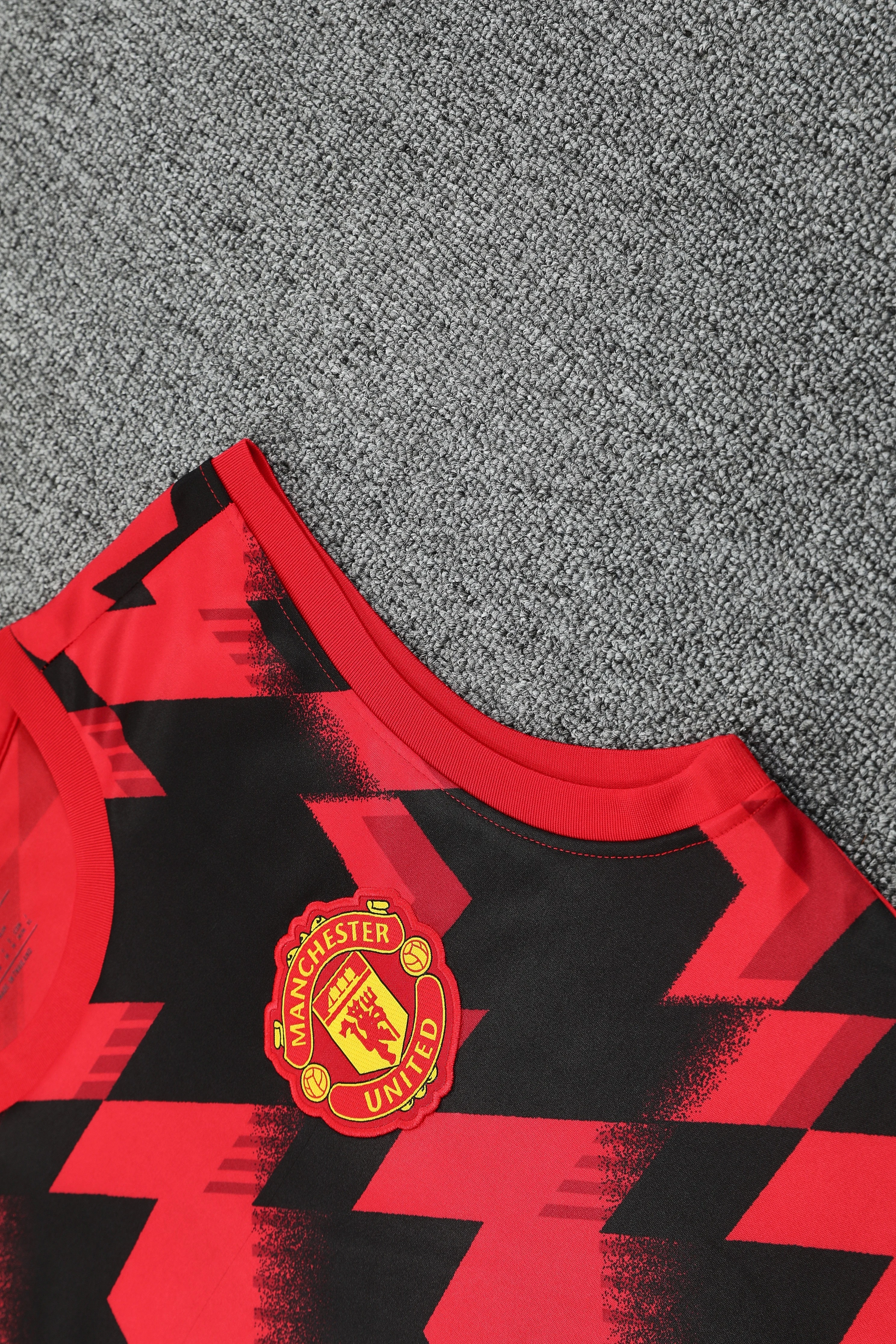 2025-26 Manchester United training vest jersey view 12