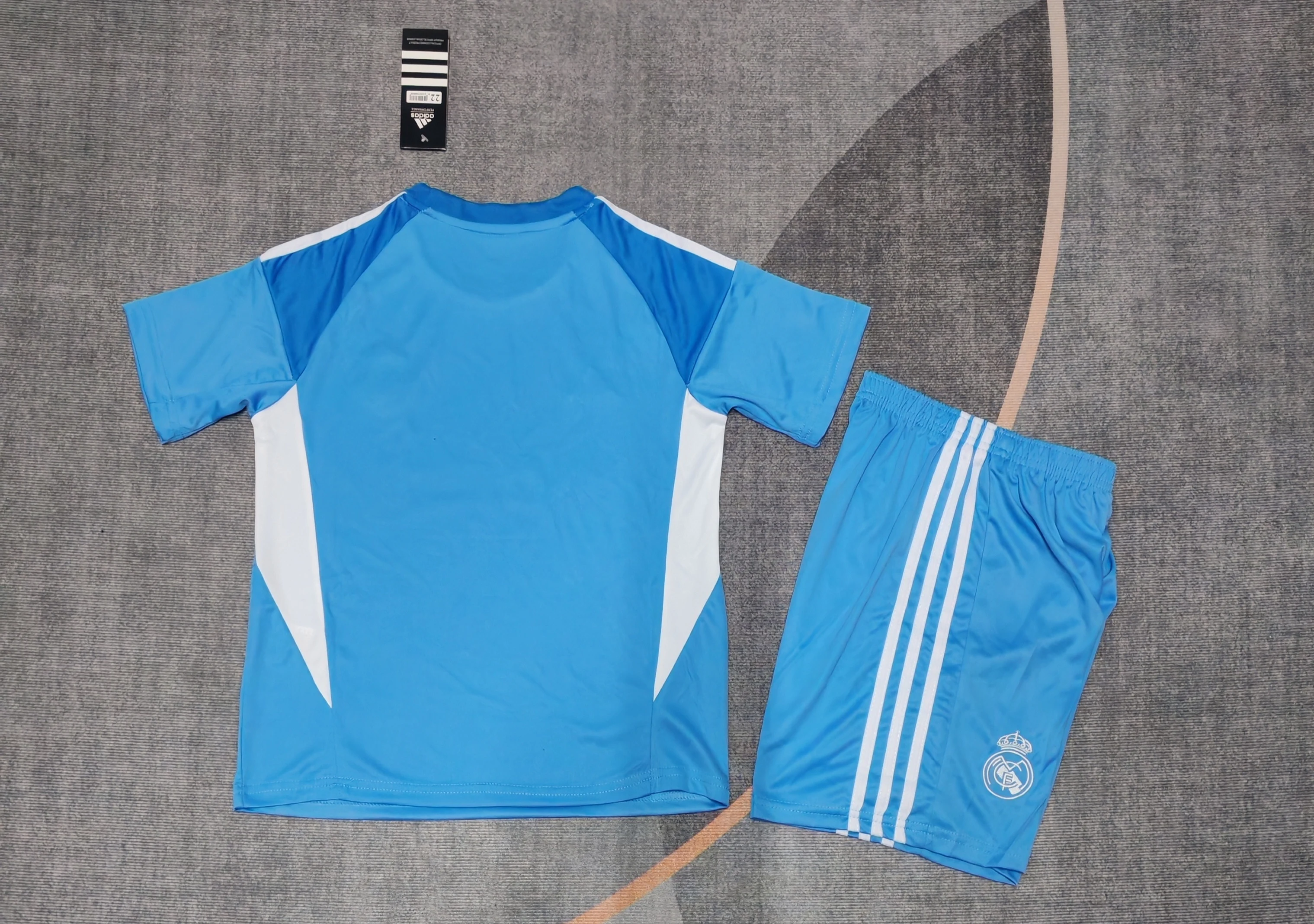 2025-26 Real Madrid Goalkeeper Jersey - Kids' view 2