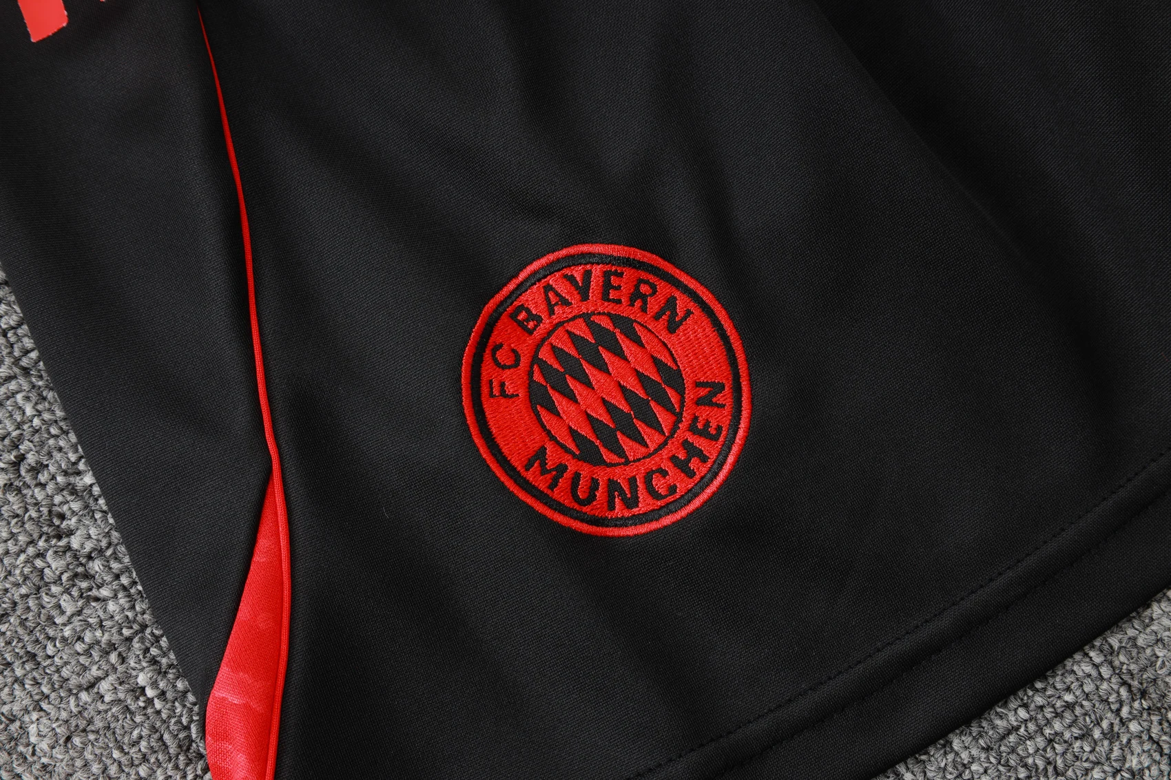 2025-26 season Bayern Munich black short-sleeved training kit view 17