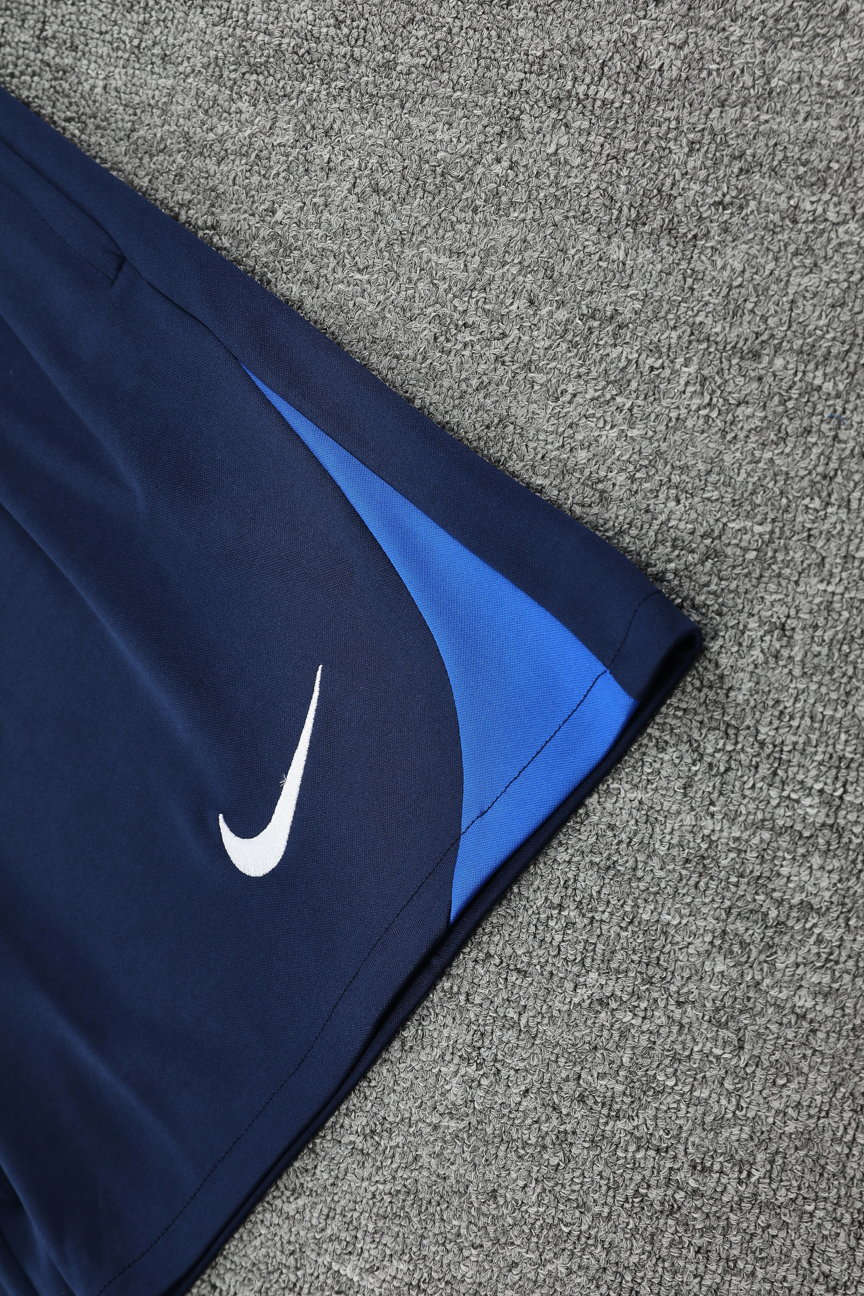 2025-26 Paris Saint-Germain training vest jersey view 4