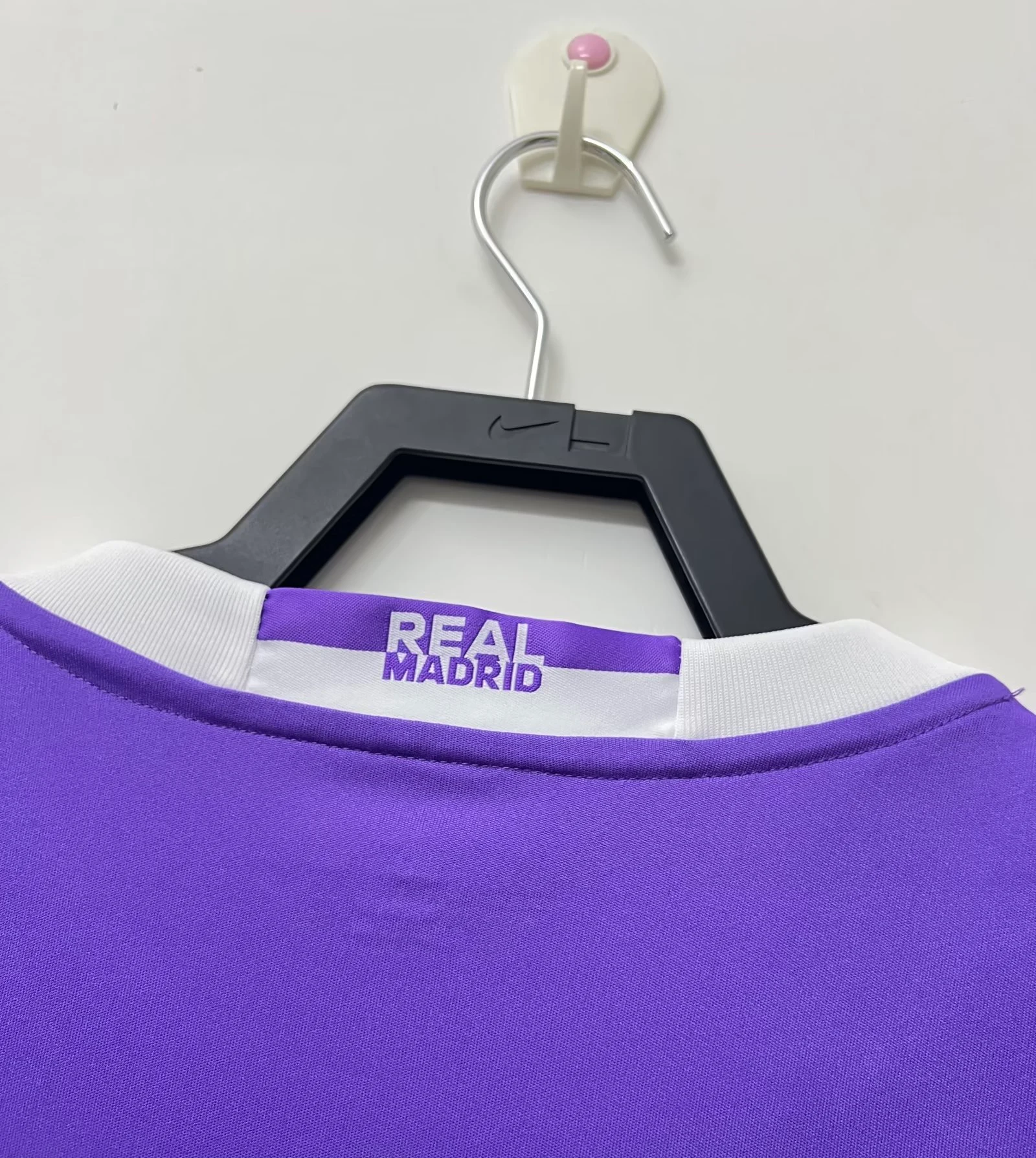 2016-17 Real Madrid Away Retro Jersey view 4