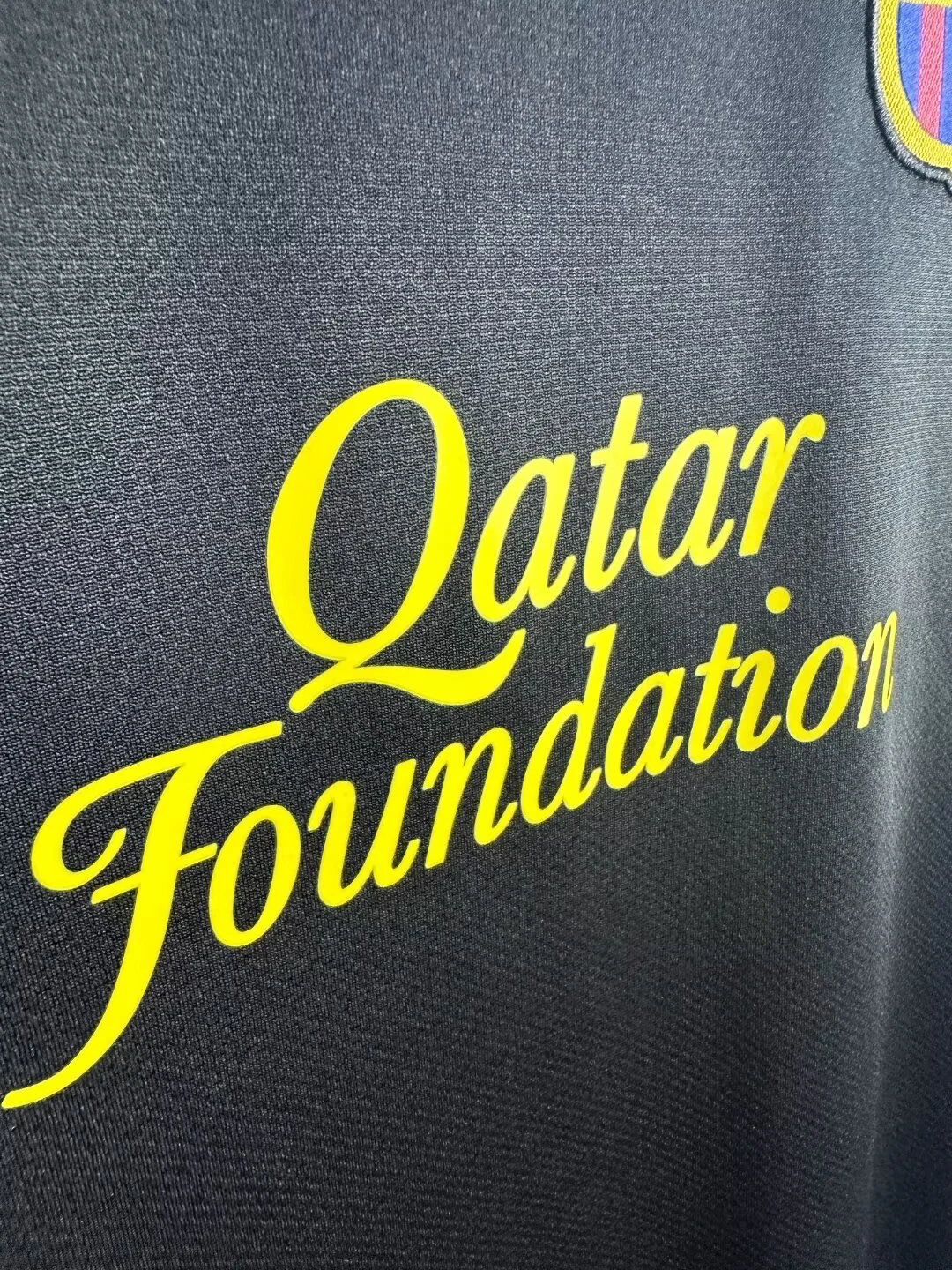 2011-12 Barcelona Away Retro Jersey view 3