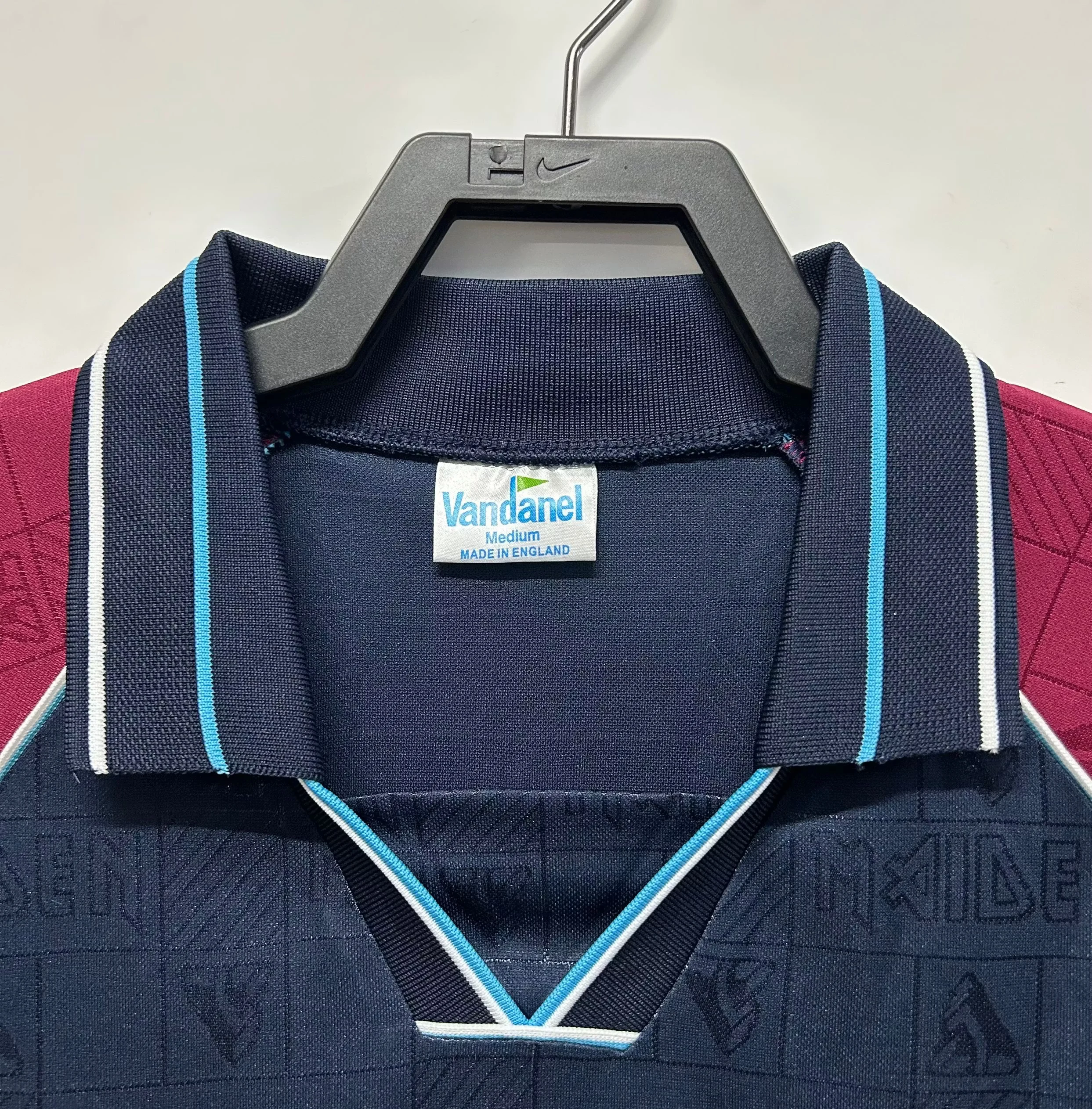 1999 West Ham United Home Retro Jersey view 8