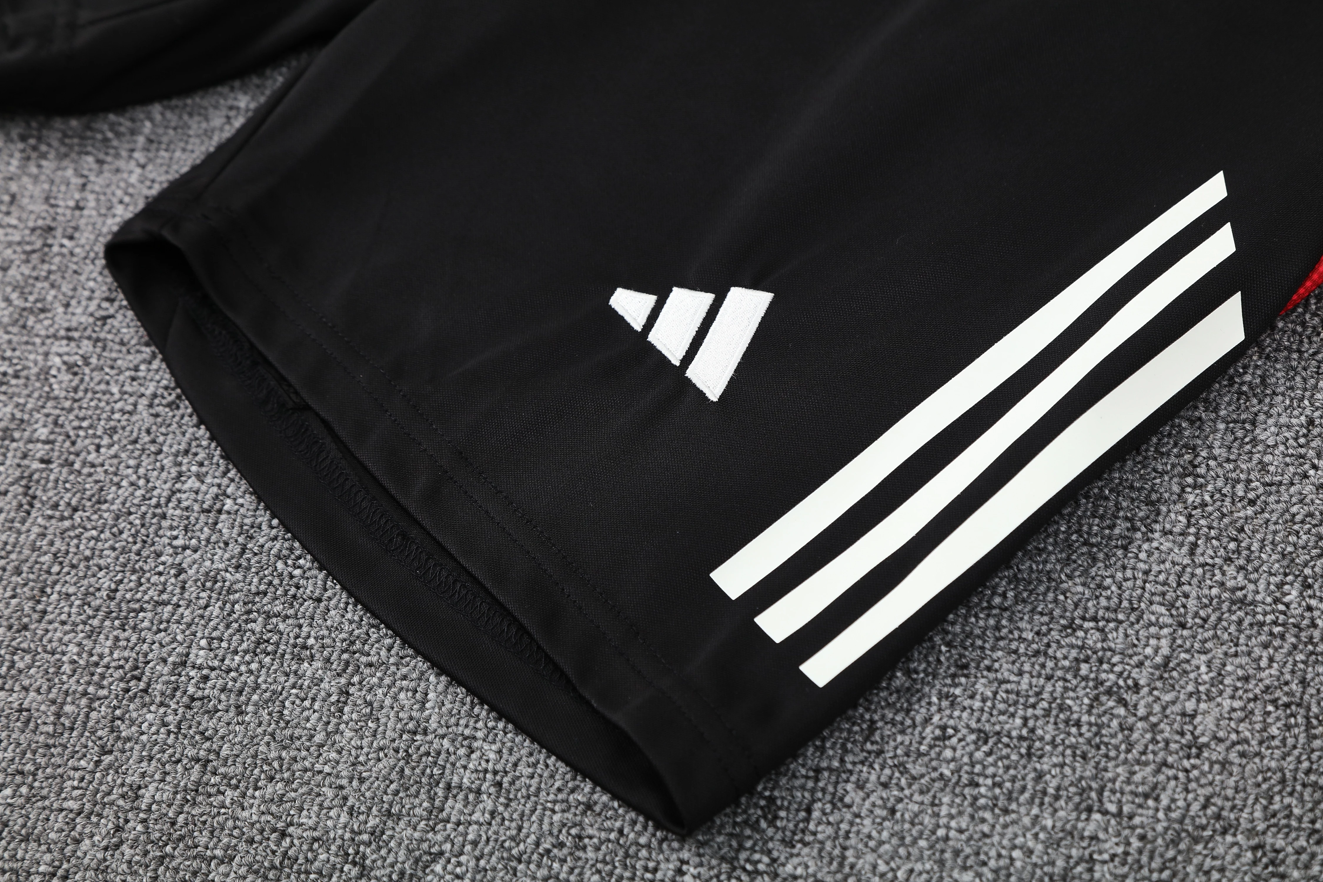 2025-26 Manchester United white short-sleeved training jersey view 6