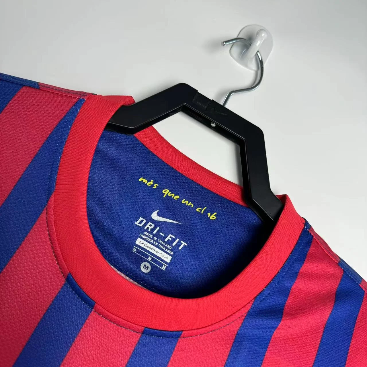 2011-12 Barcelona Home Retro Jersey view 10