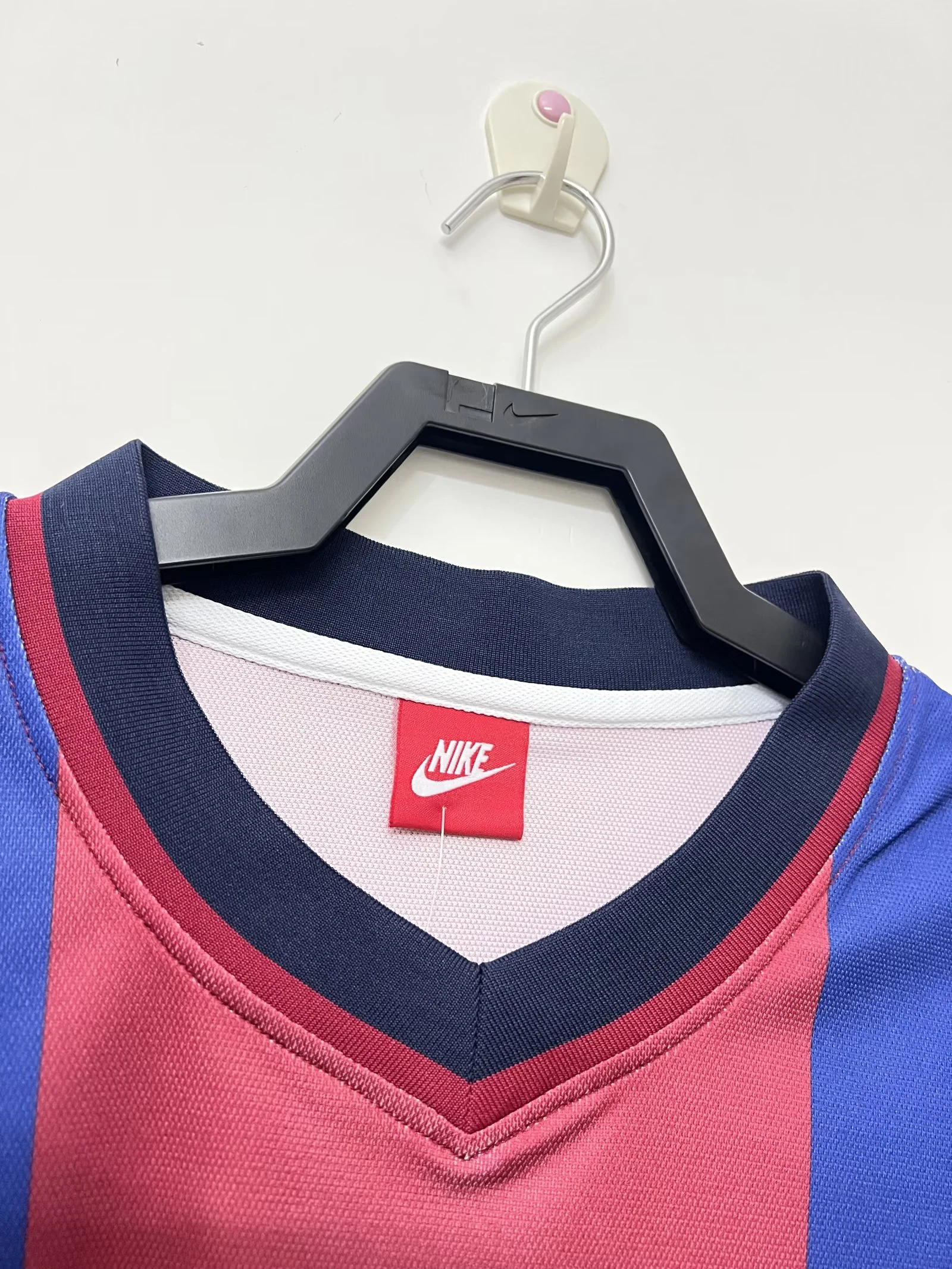 1998-99 Barcelona Home Retro Jersey view 3