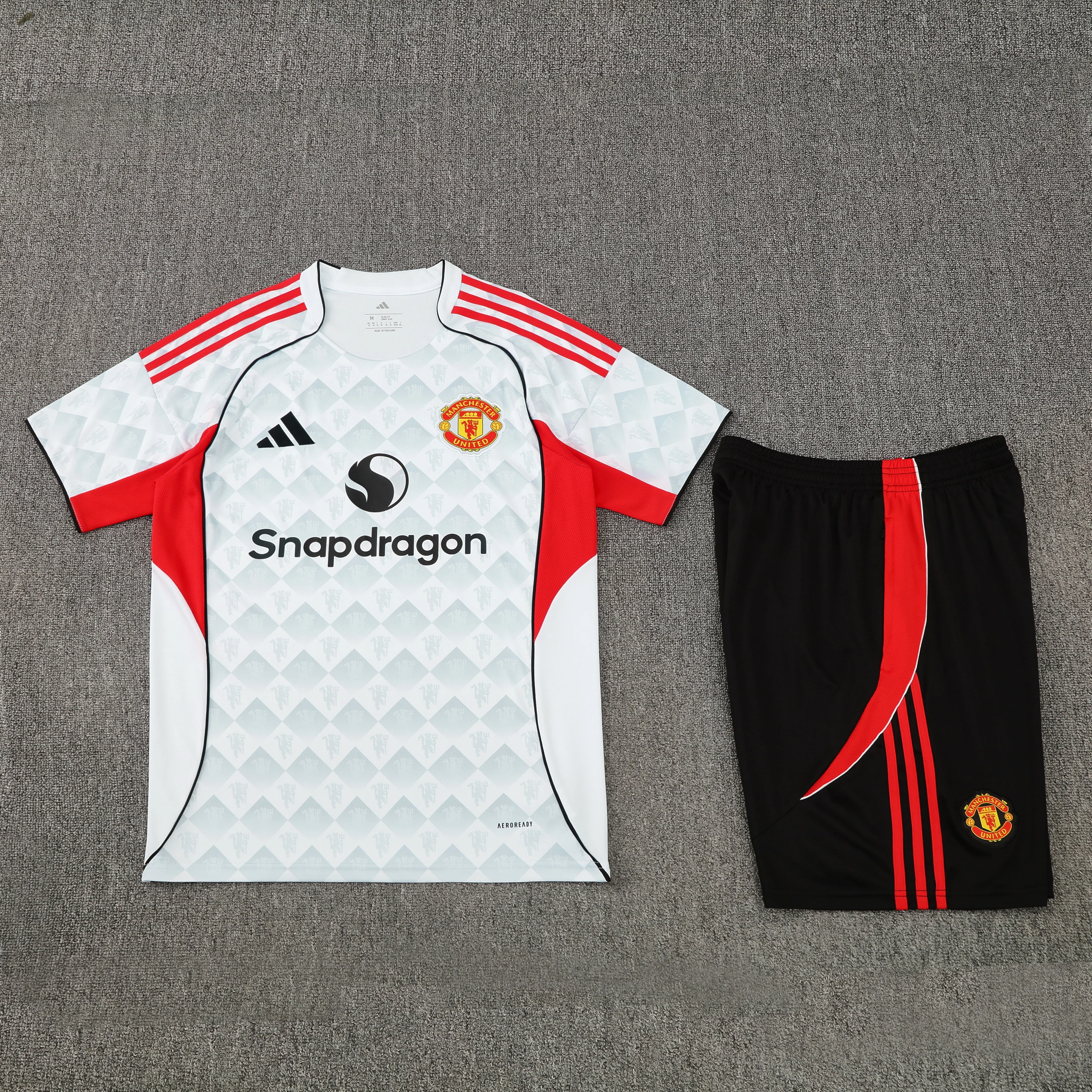 2025-26 Manchester United white short-sleeved training jersey view 14
