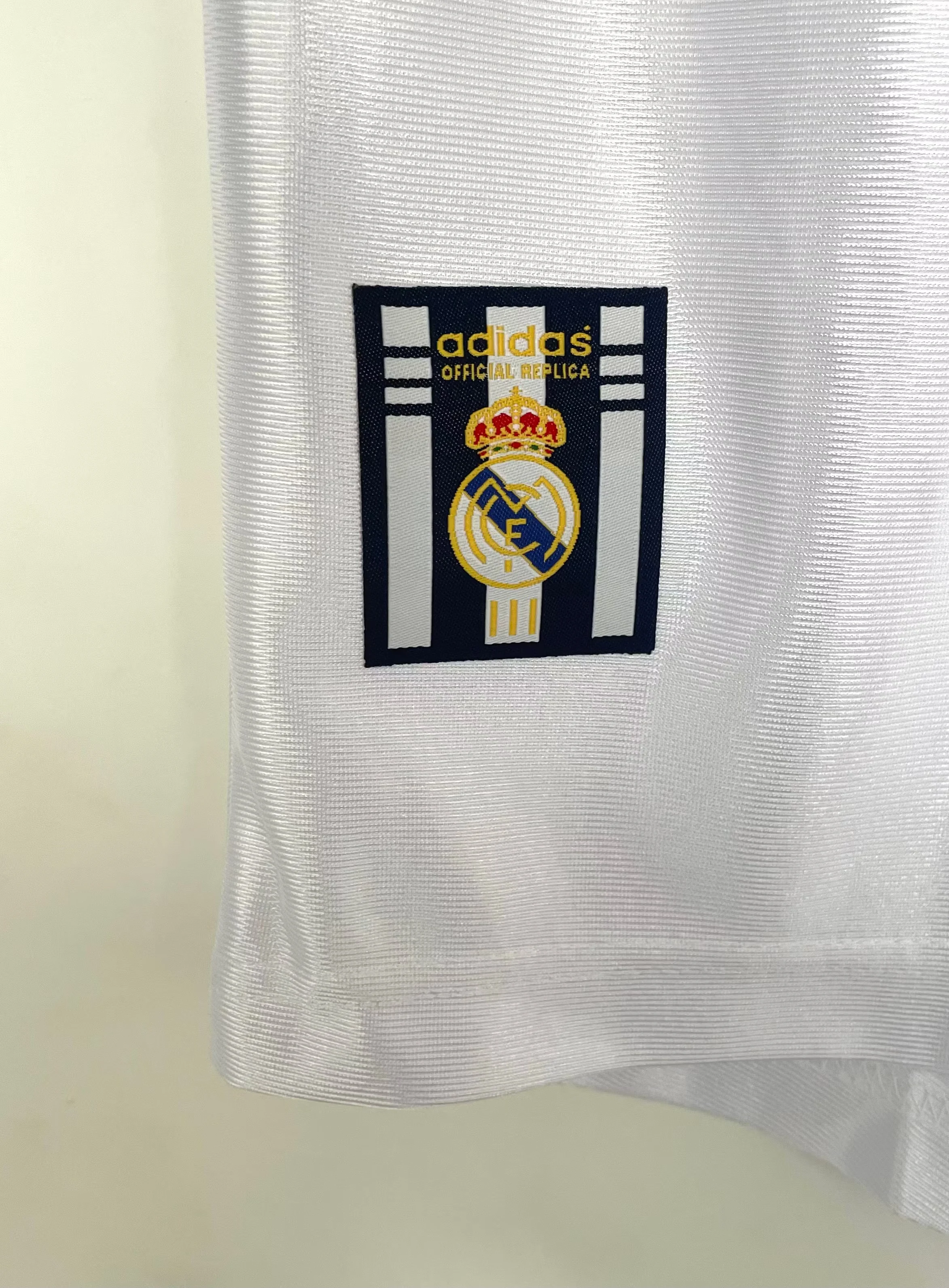 1998-00 Real Madrid Home Retro Jersey view 4