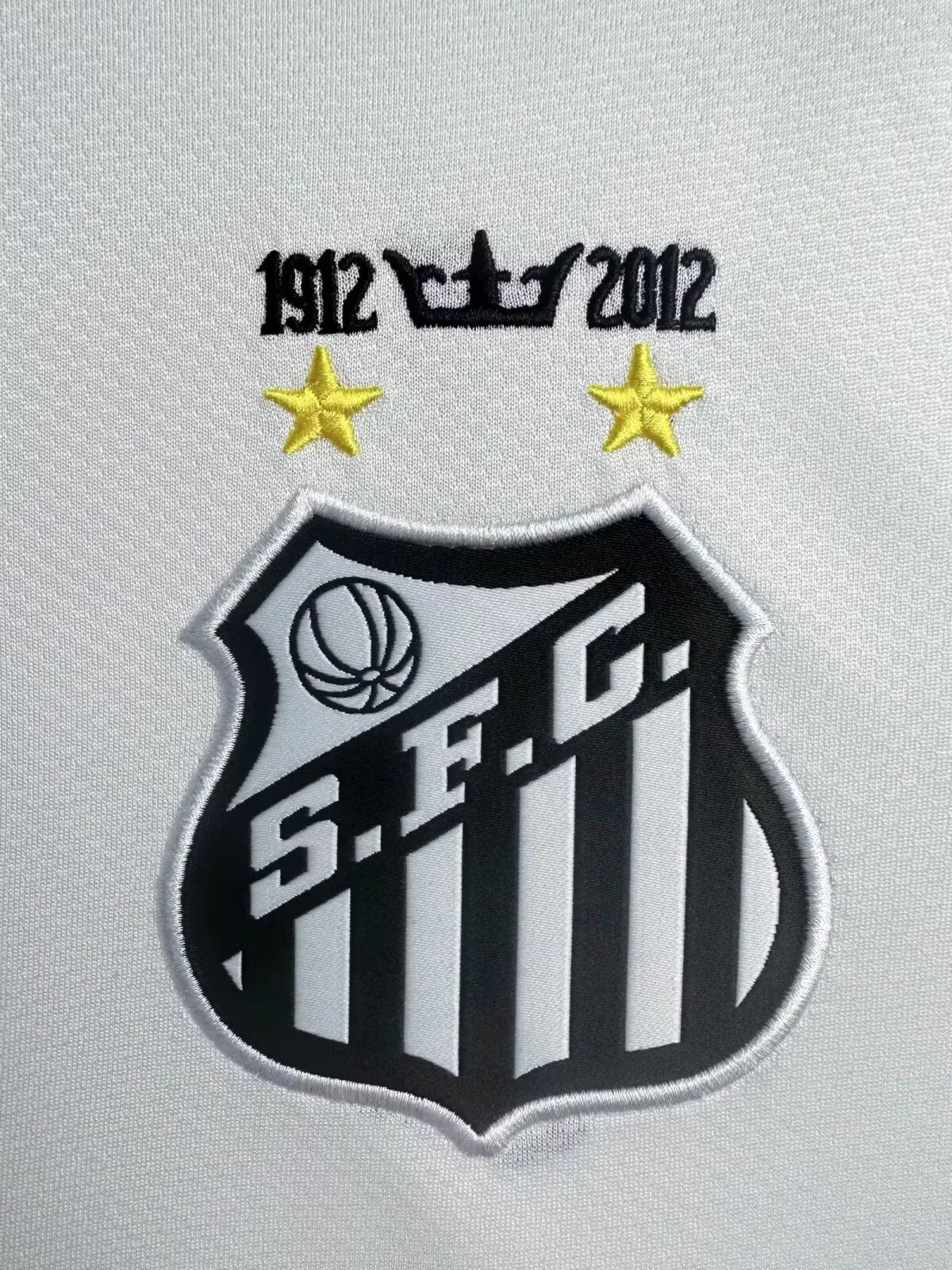 2012-13 Santos Home Retro Jersey (with red epaulettes) view 4