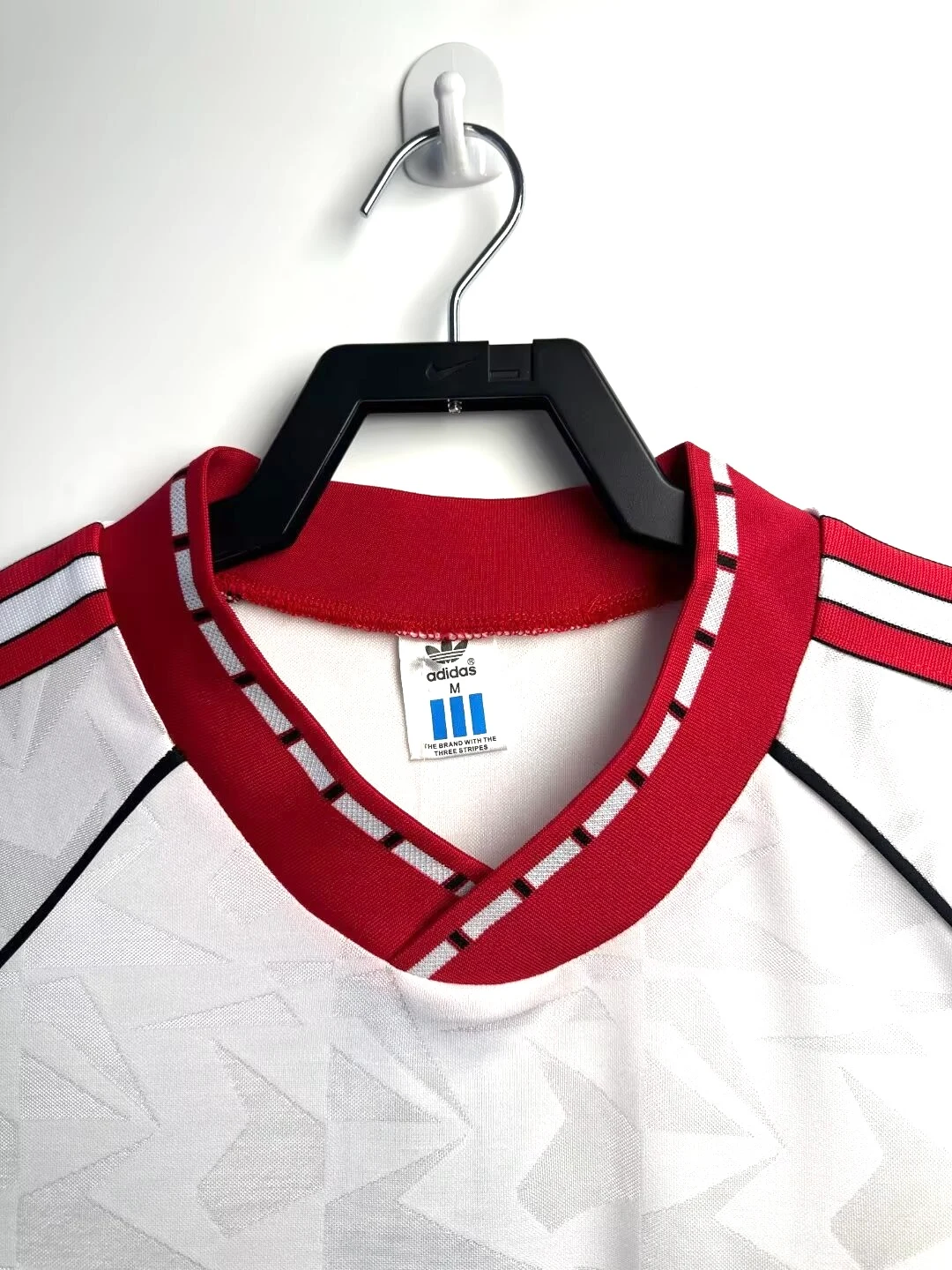 1990-01 Manchester United special edition retro jersey view 6