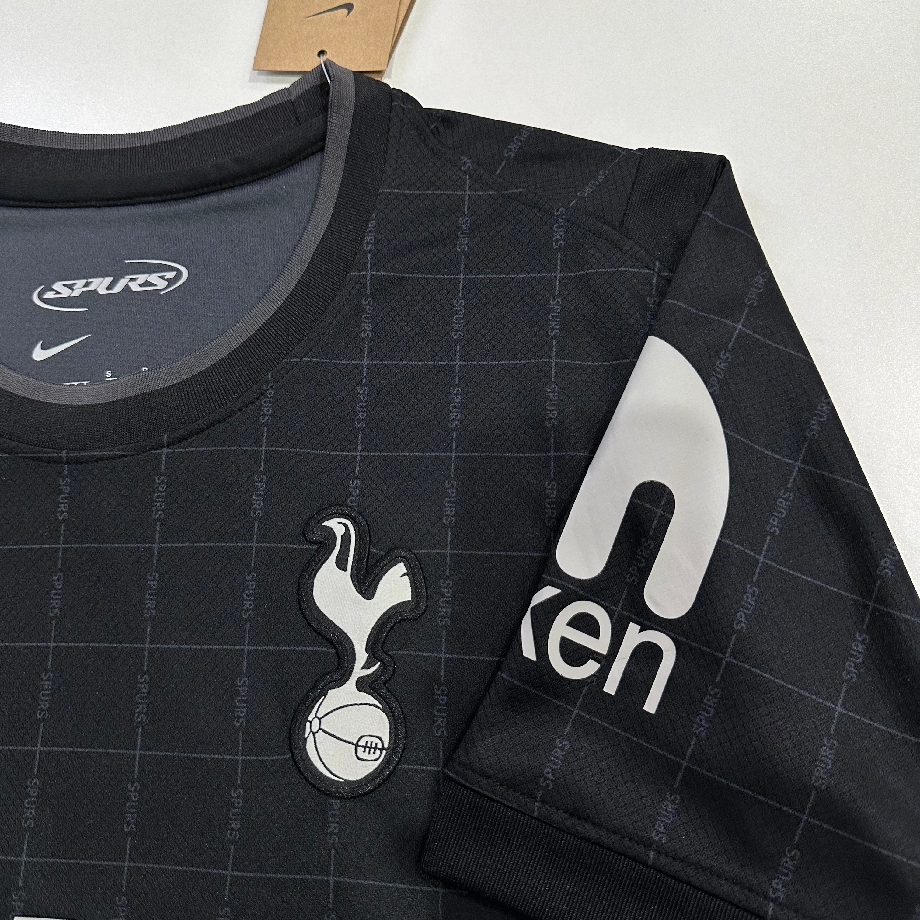 2025-26 Tottenham Hotspur Away Kit view 7