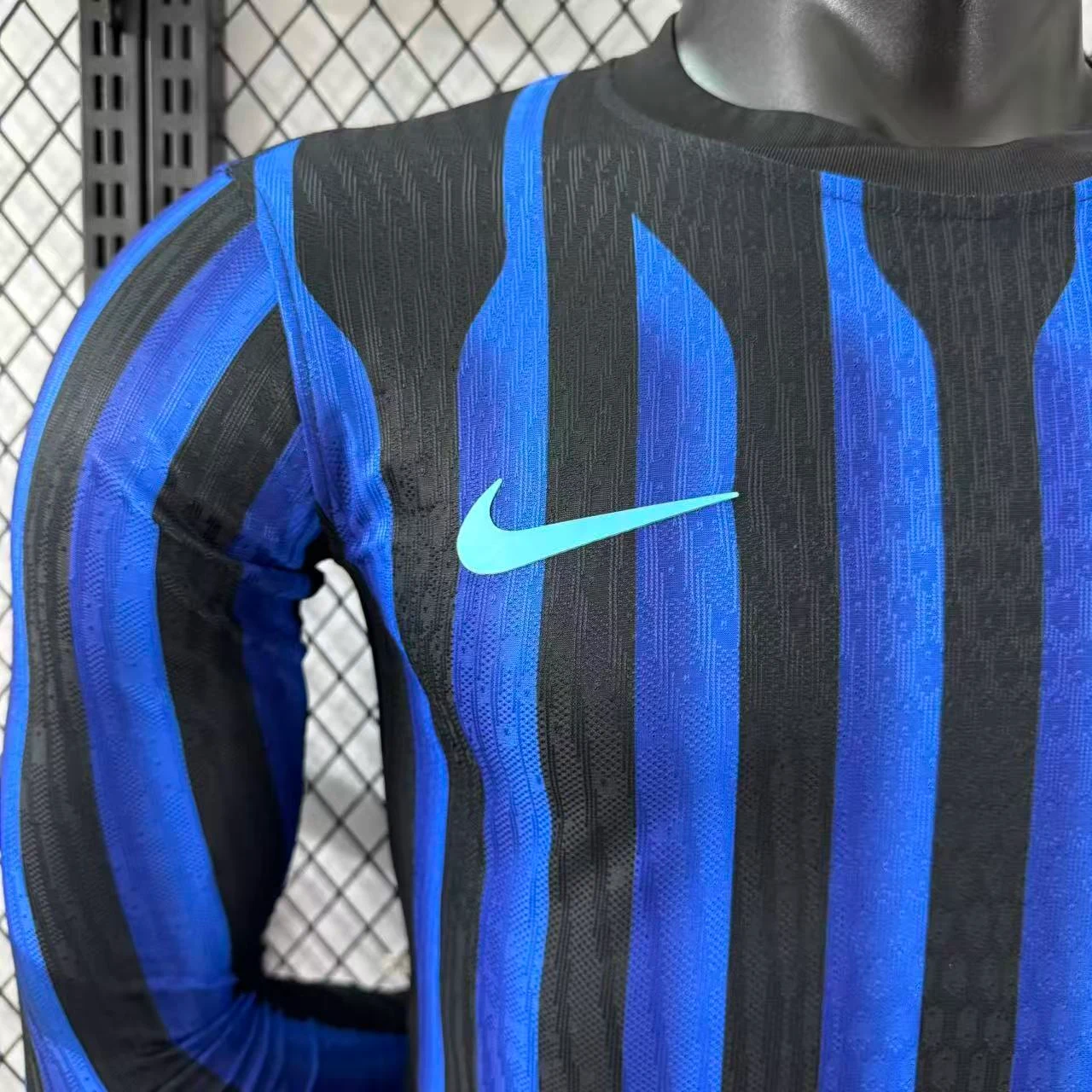2025-26 Inter Milan Home Long-Sleeve Jersey - Player Version view 4
