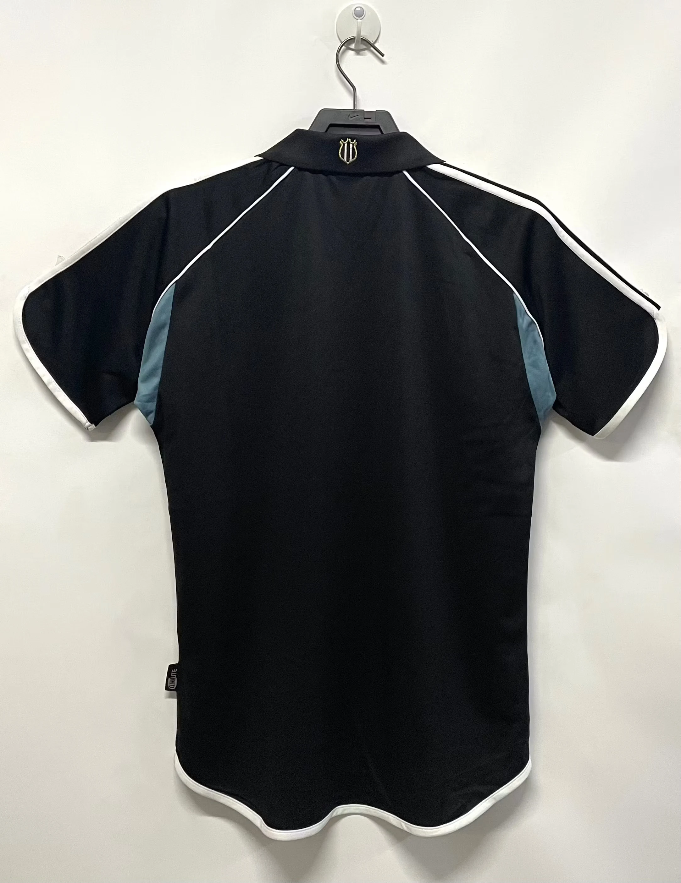 2000-01 Newcastle United Away Retro Jersey view 2