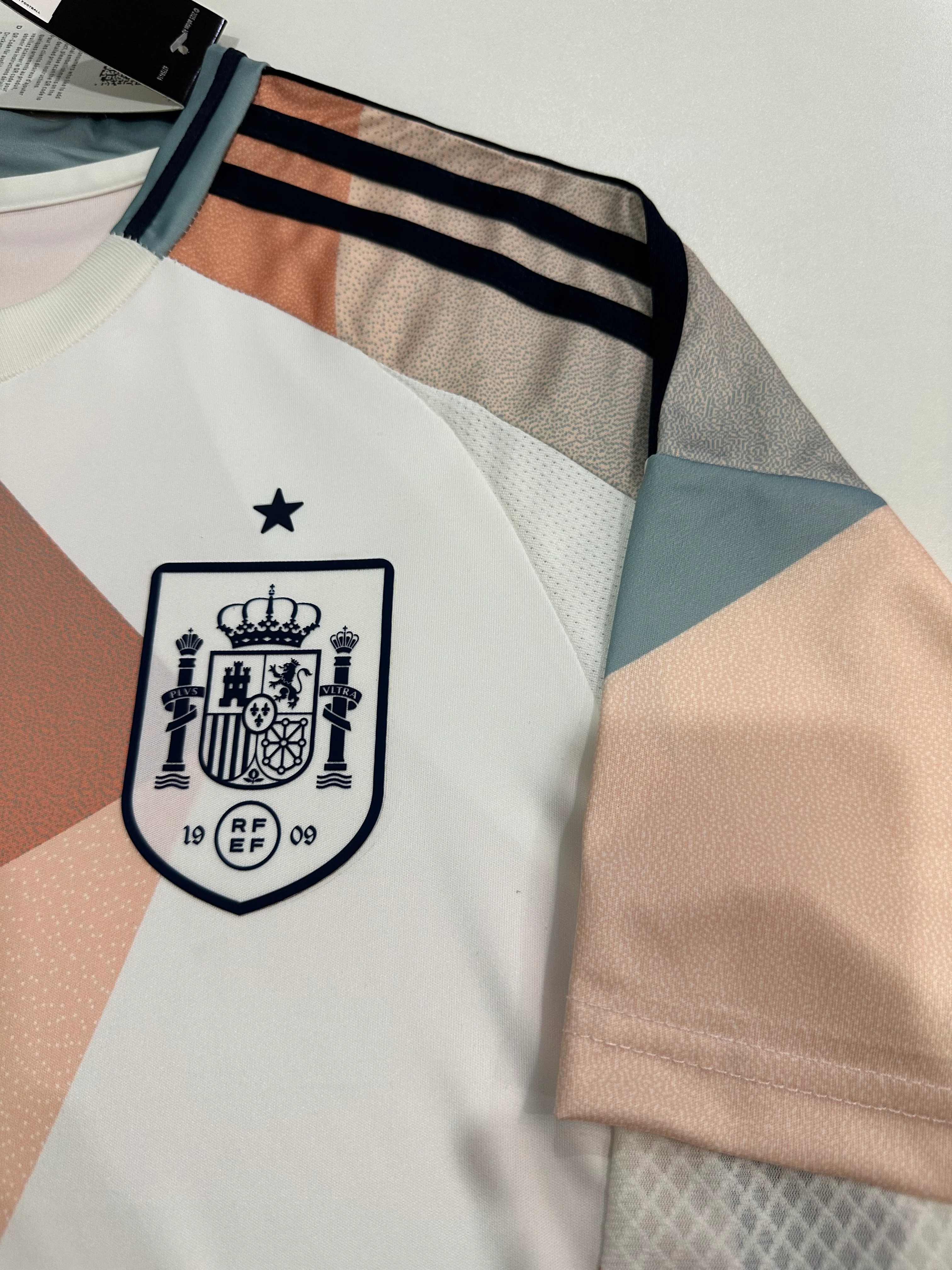 2025-26 Spain Away Kit view 4