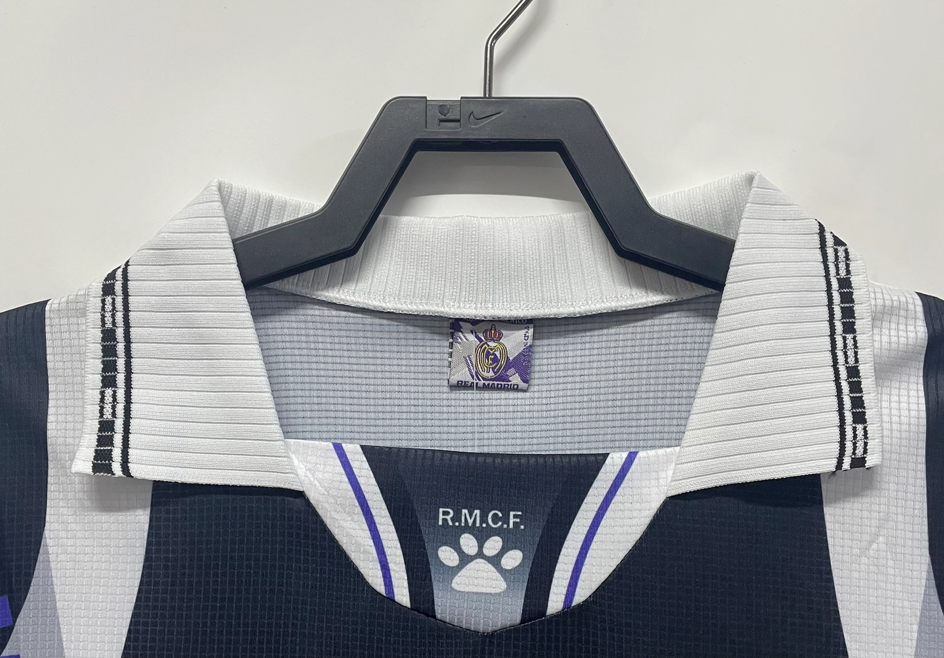 1997-98 Real Madrid Second Away Retro Jersey view 7