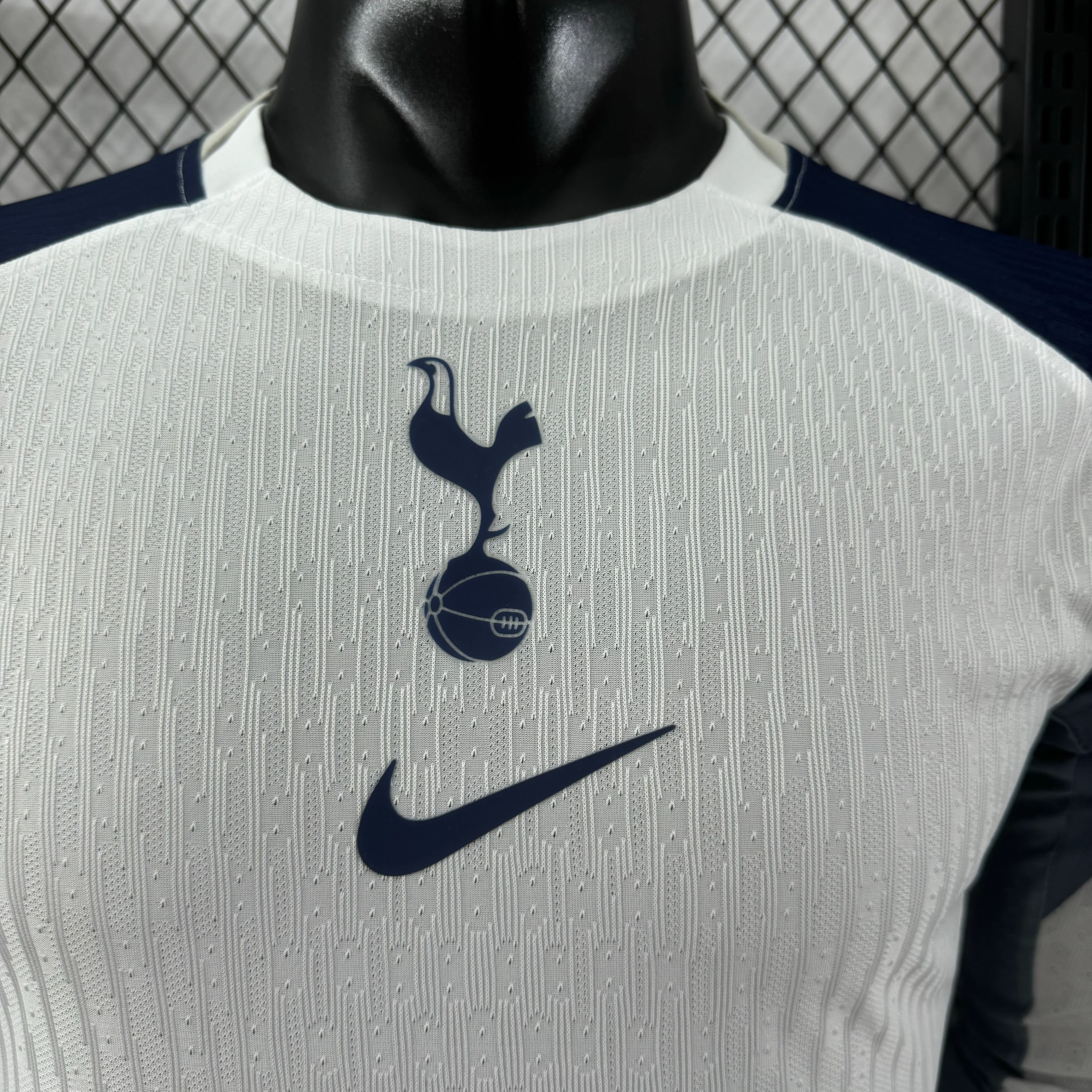 2025-26 Tottenham Hotspur Home Long-Sleeve Jersey – Player Version view 4