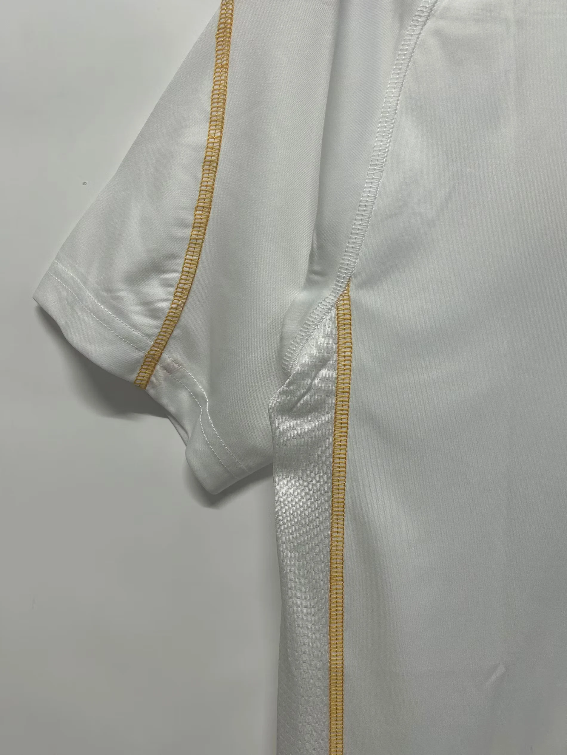 2009-10 Real Madrid Home Retro Jersey view 3