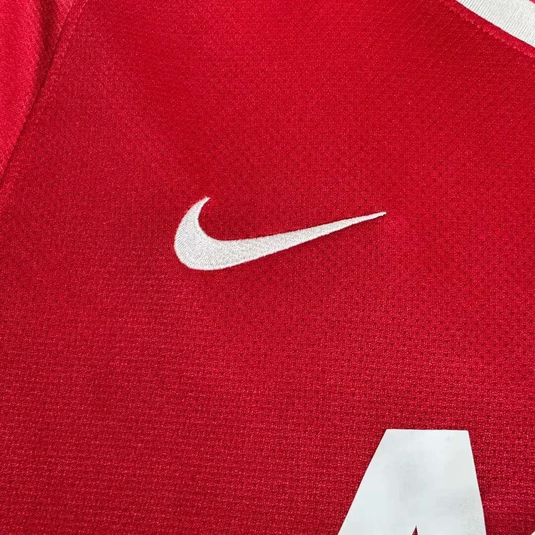 2010-11 Manchester United Home Retro Shirt view 9
