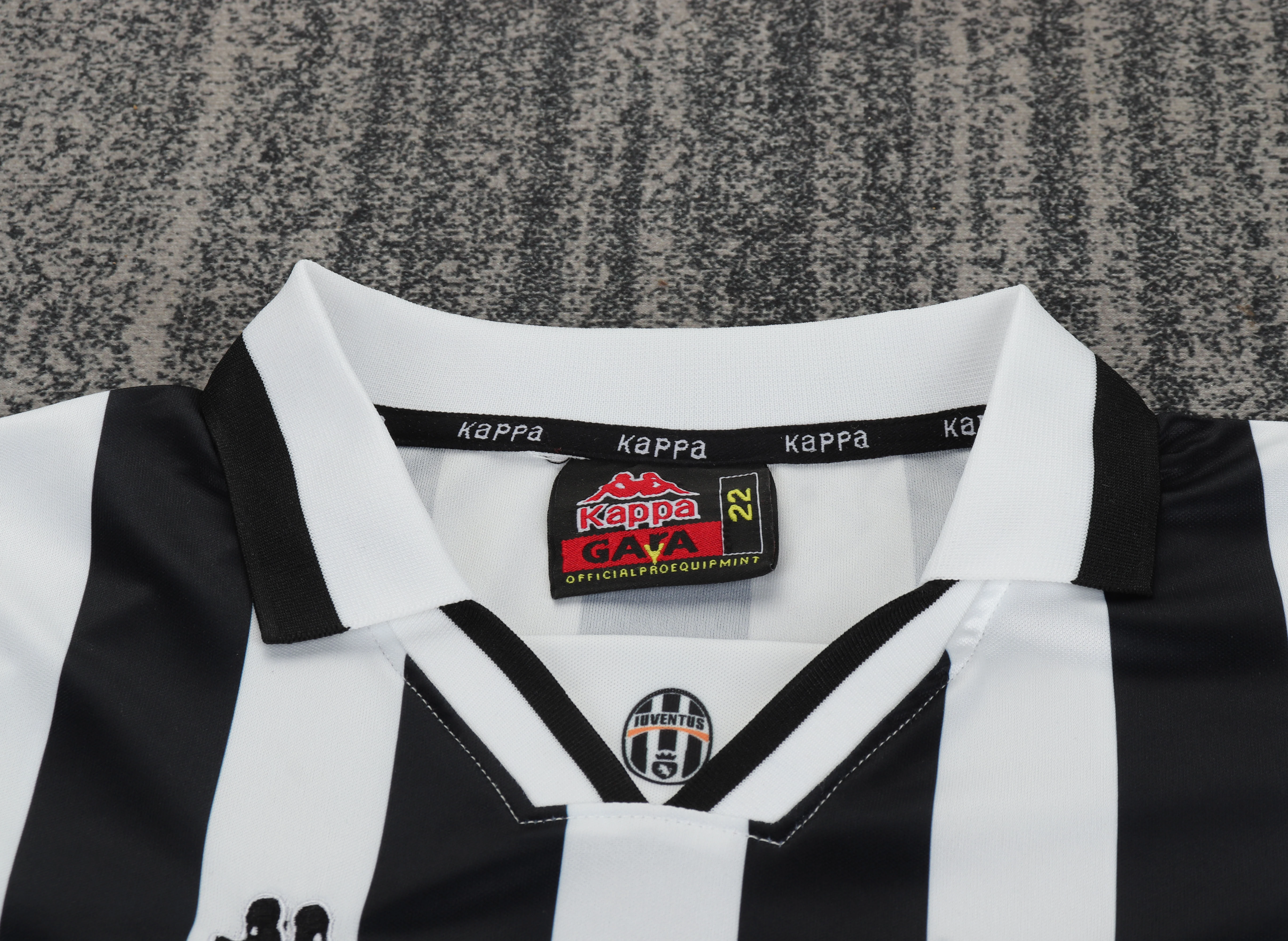1995-96 Juventus Home Retro Jersey - Children's view 8