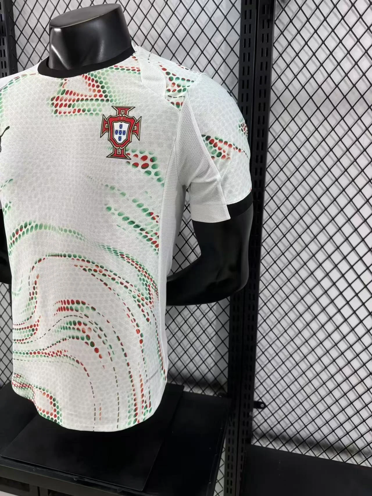 2025-26 Portugal Away Shirt - Player Edition view 7