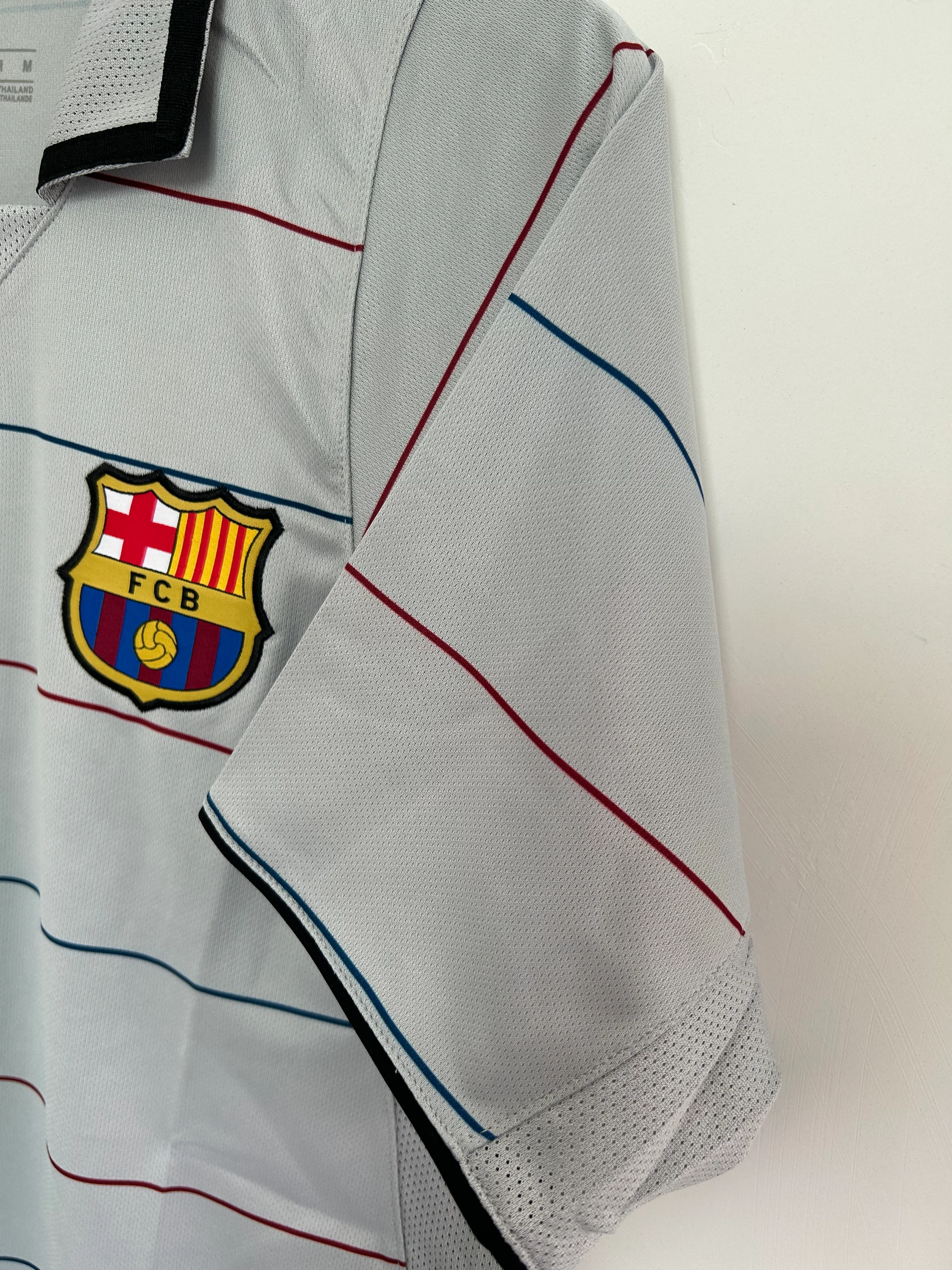 2003-04 Barcelona Away Retro Jersey view 8