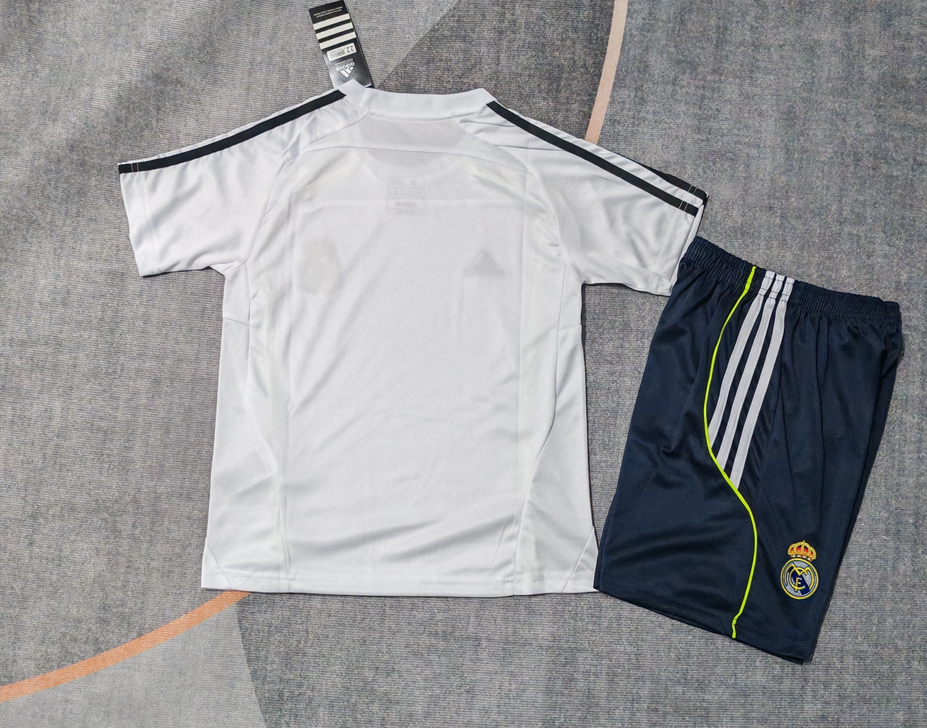 2025-26 Real Madrid Retro Jersey – Kids' view 2