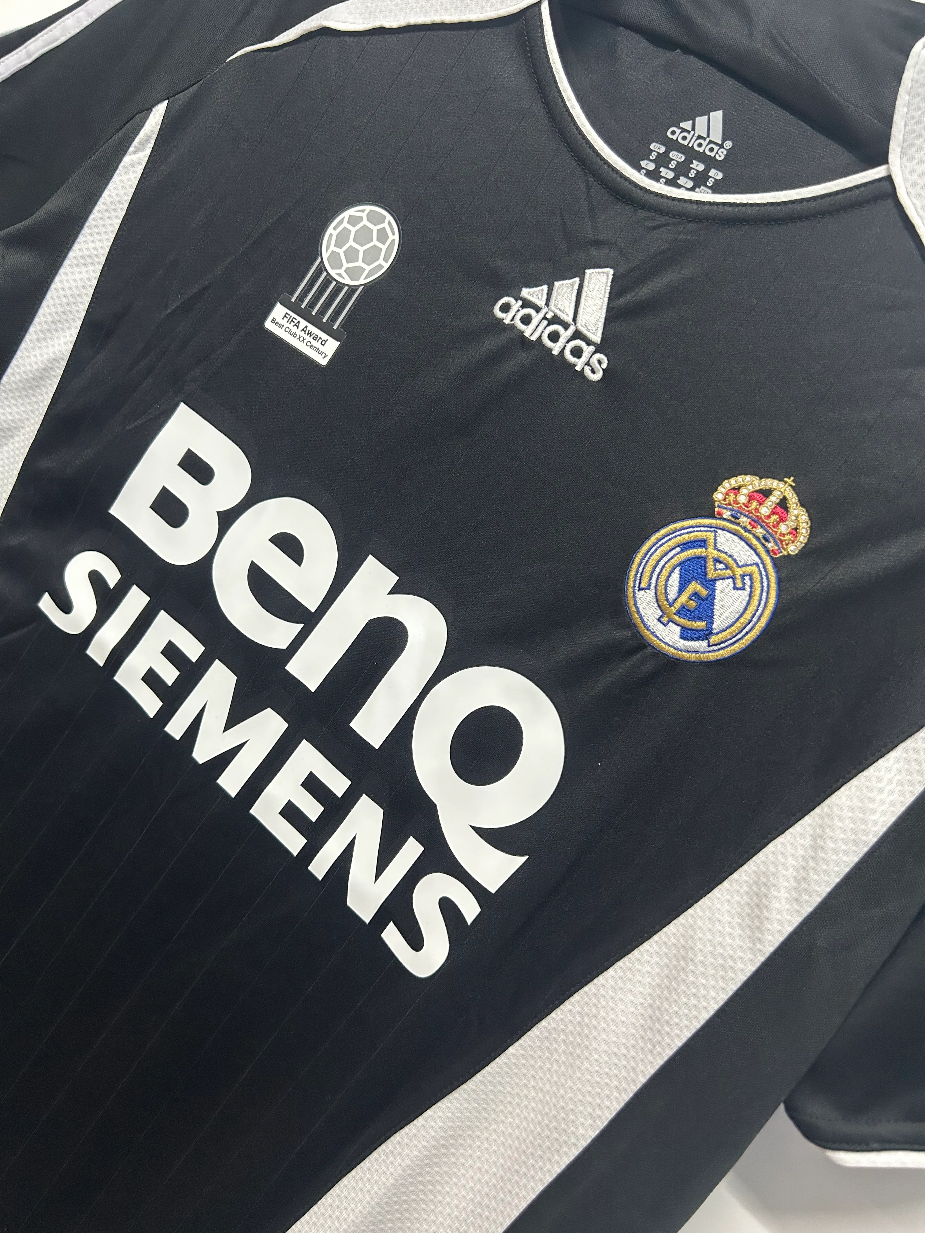 2006-07 Real Madrid Second Away Retro Jersey view 6