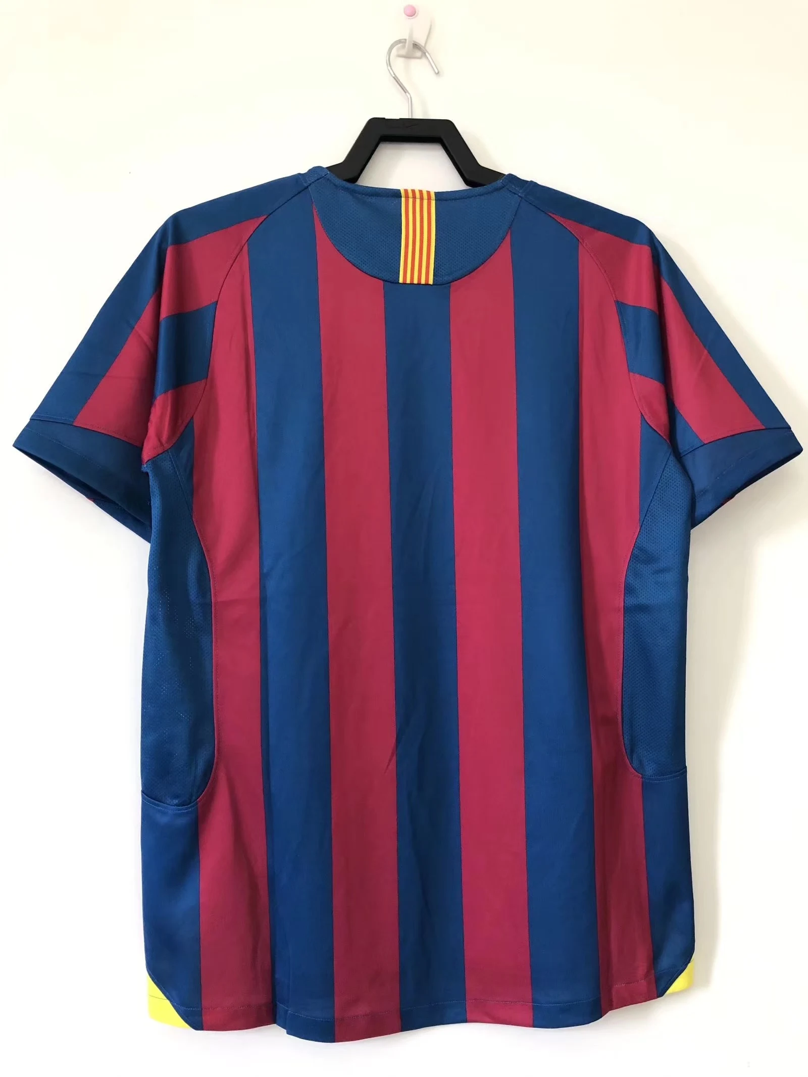 2005-06 Barcelona Home Retro Jersey - League Plate view 2