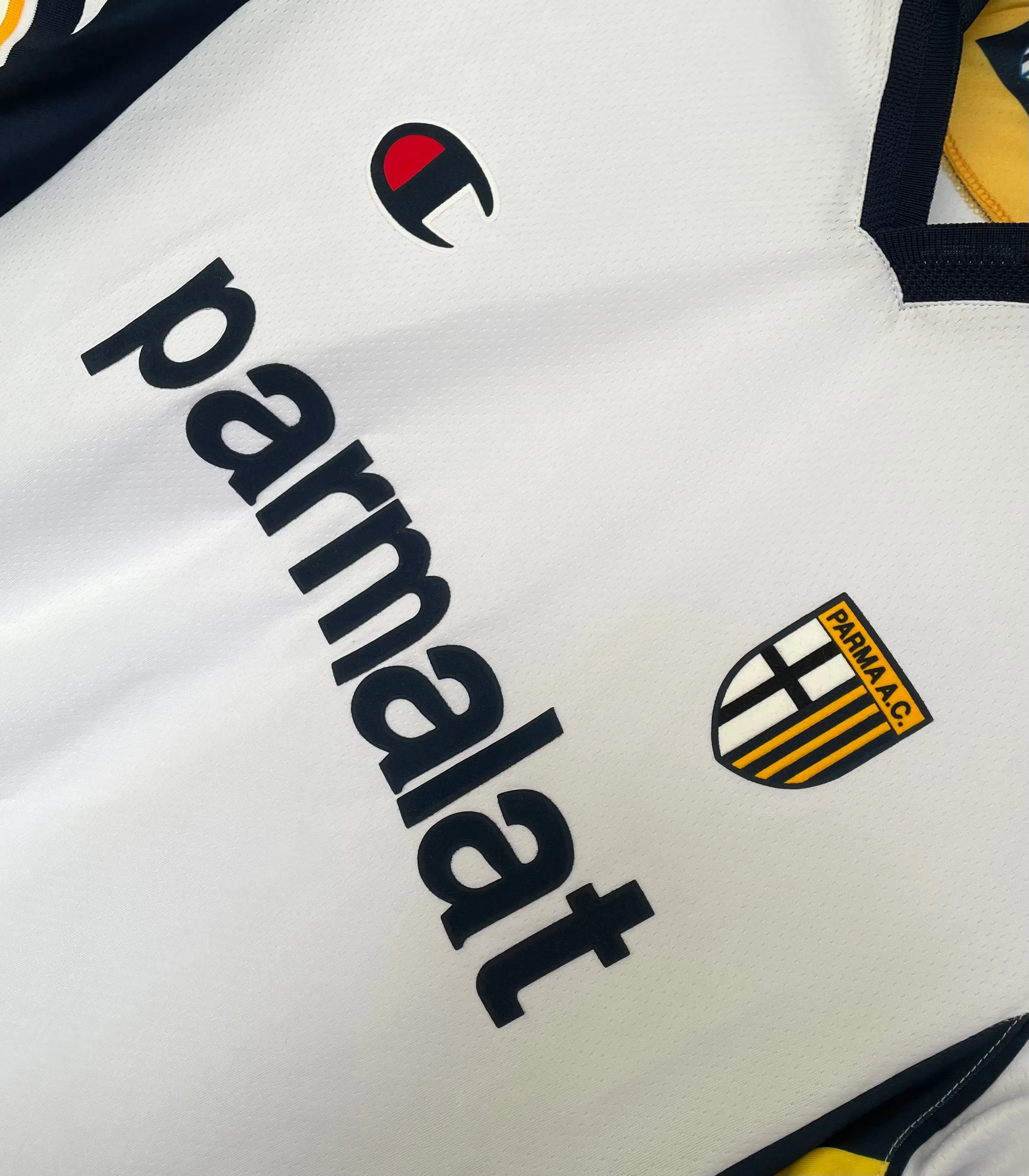 2003-04 Parma Away Retro Jersey view 3