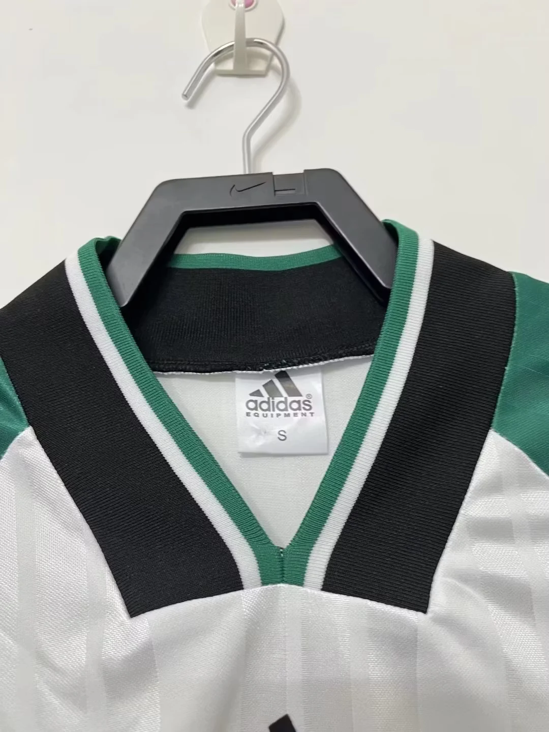 1993-95 Liverpool Away Retro Shirt view 6