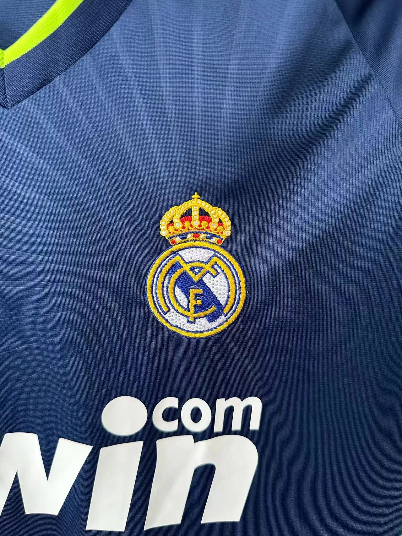 2010-11 Real Madrid Away Retro Jersey view 4
