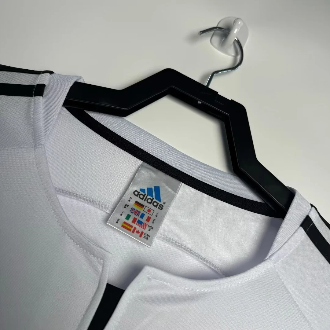 2003-04 Real Madrid Home Retro Jersey view 8
