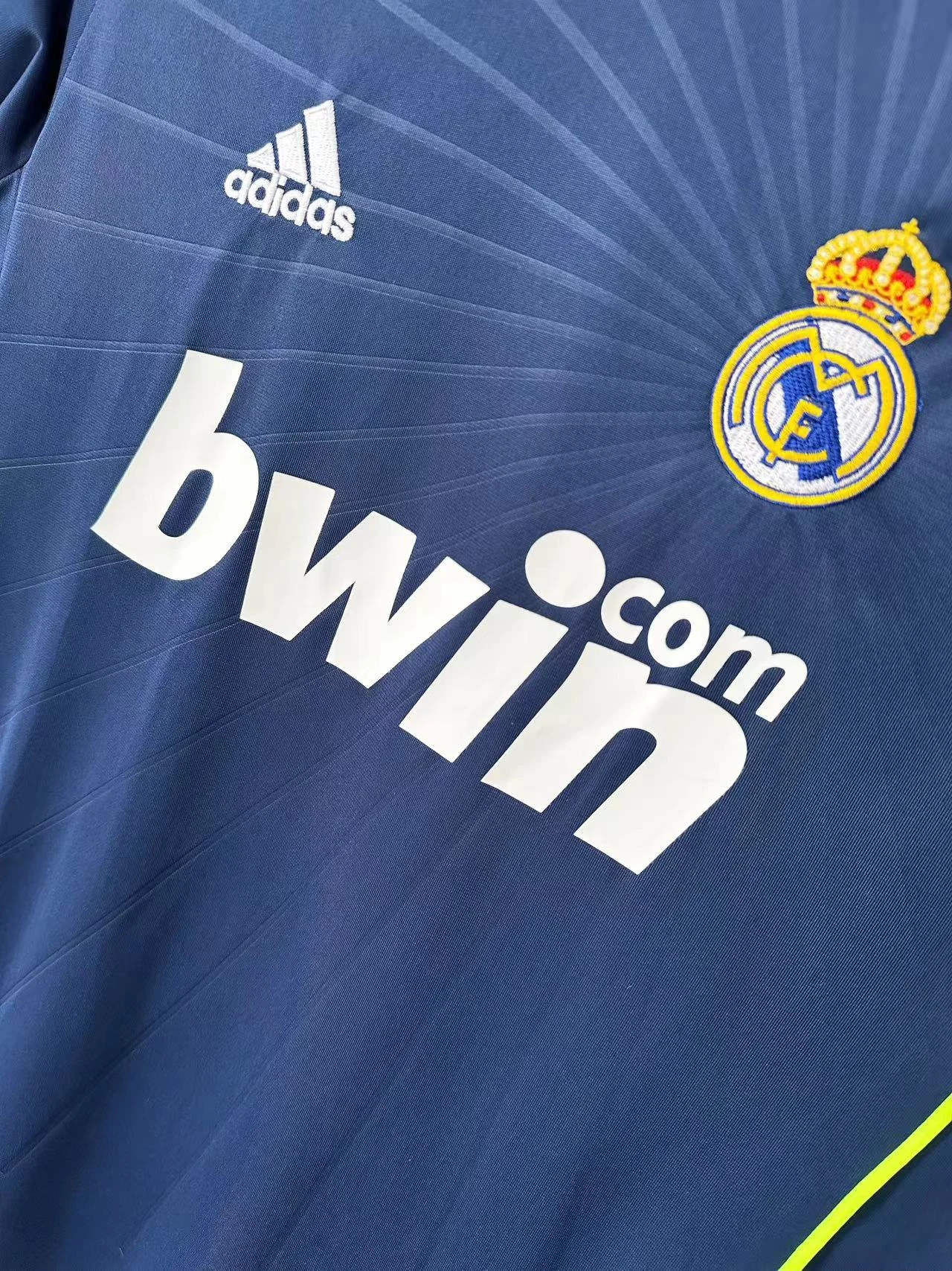2010-11 Real Madrid Away Retro Jersey view 9
